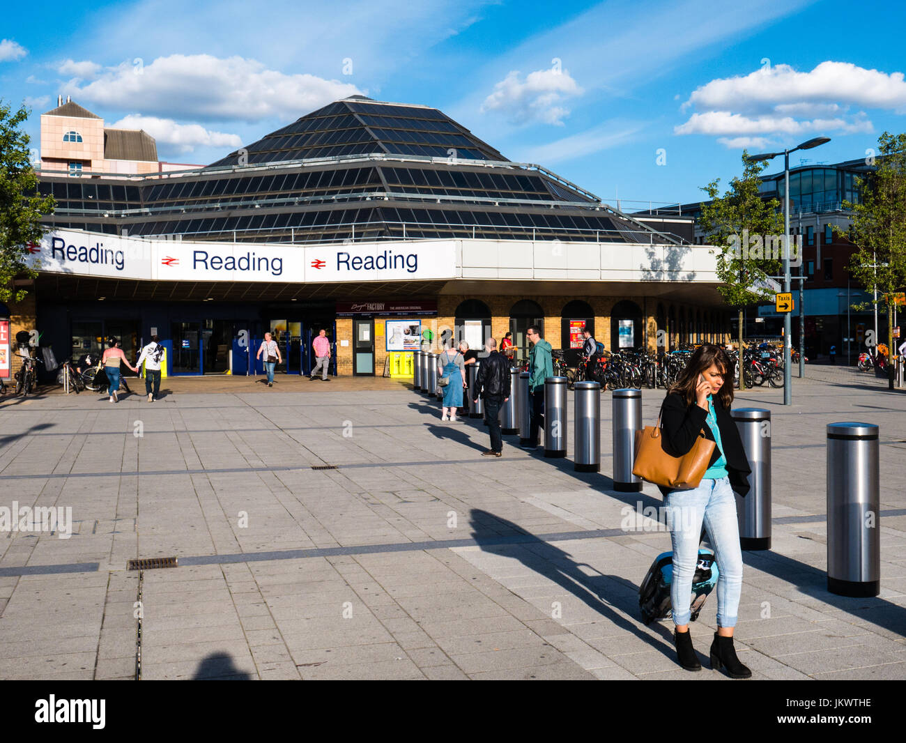 La lettura di Rail Station, Reading, Berkshire, Inghilterra Foto Stock