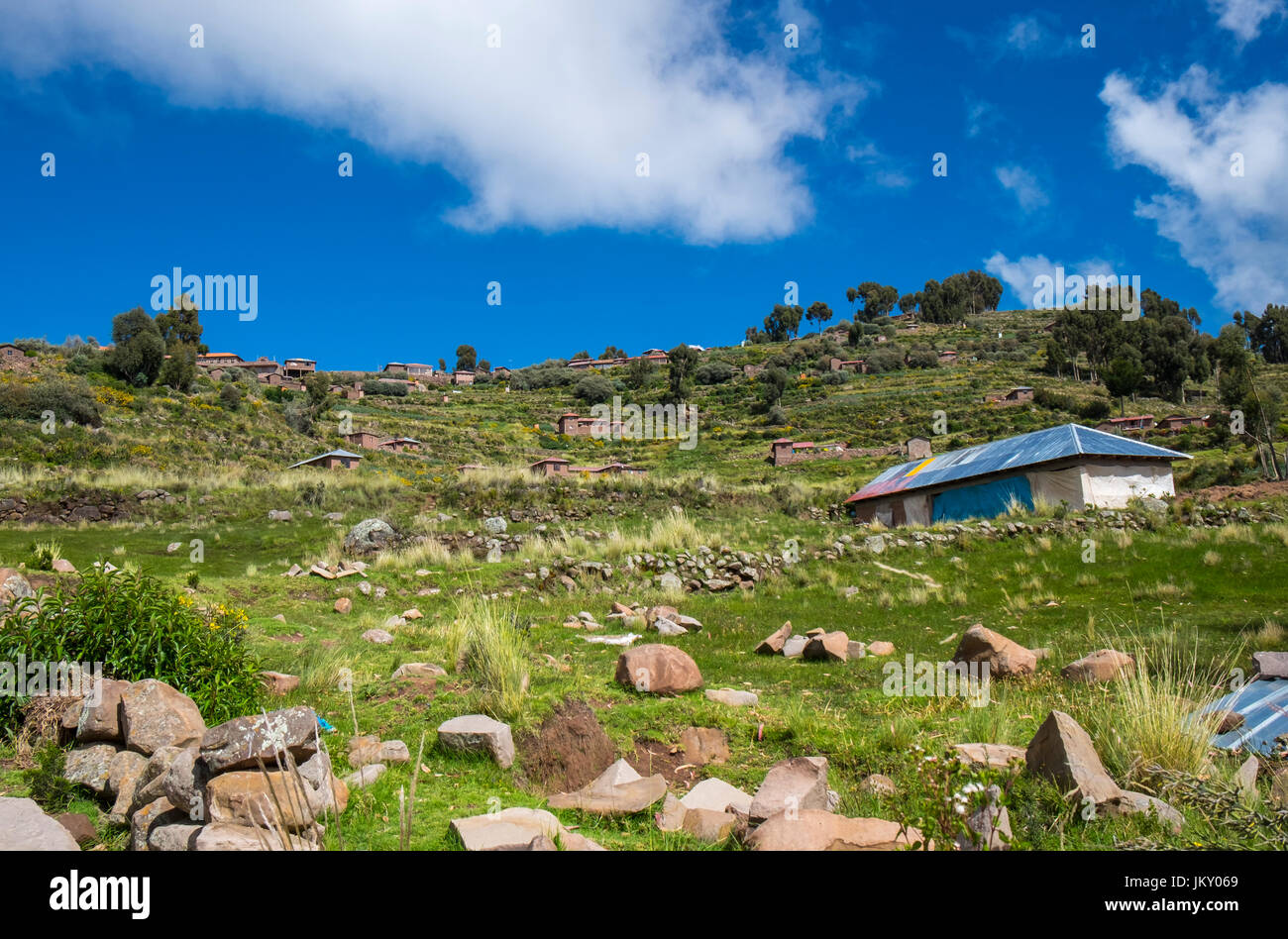 Vista della casa in Taquile isola nel Lago Titicaca, Perù. Foto Stock