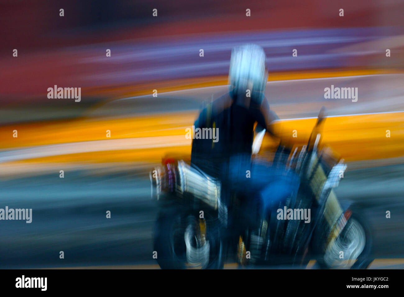 New York City taxi e motociclo su autostrada Foto Stock