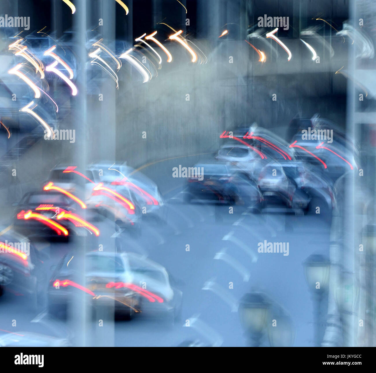Luci dalle vetture in autostrada in slow motion Foto Stock