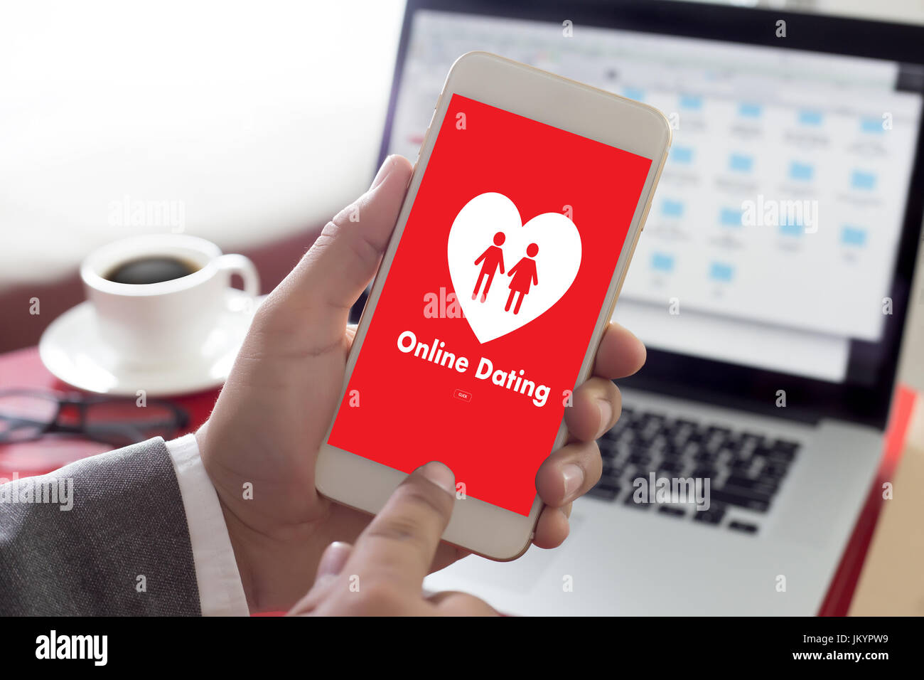 Online Dating match amare l uomo e la donna e un cuore, Internet Dating Matchmaking digitale Foto Stock