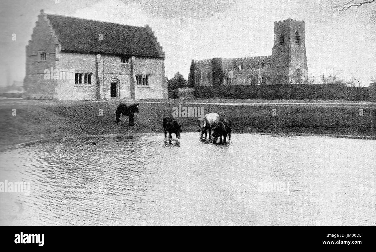 1940 - Willington Bedfordshire, chiesa, pond & Enrico VIII maneggio Foto Stock
