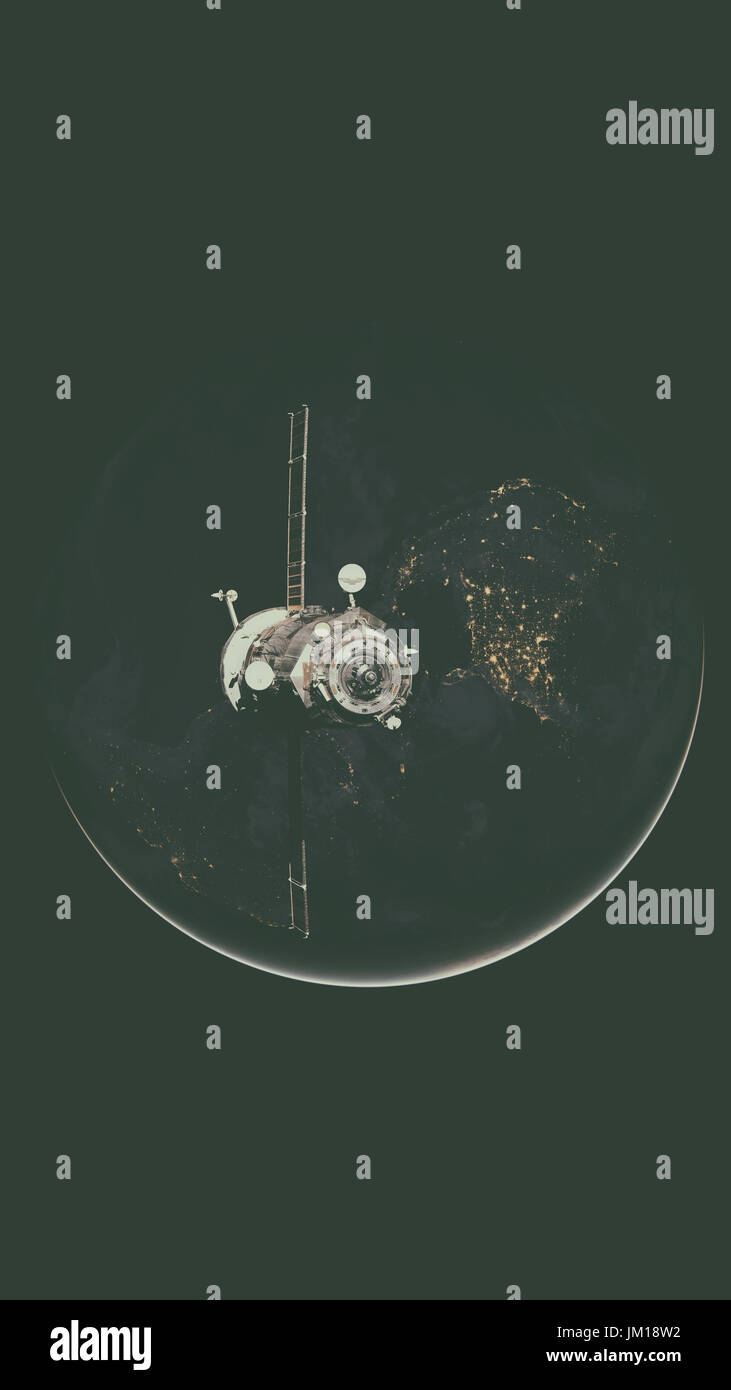 Il progresso di veicolo spaziale in orbita attorno alla terra. Gli elementi di questa immagine fornita dalla NASA. Foto Stock