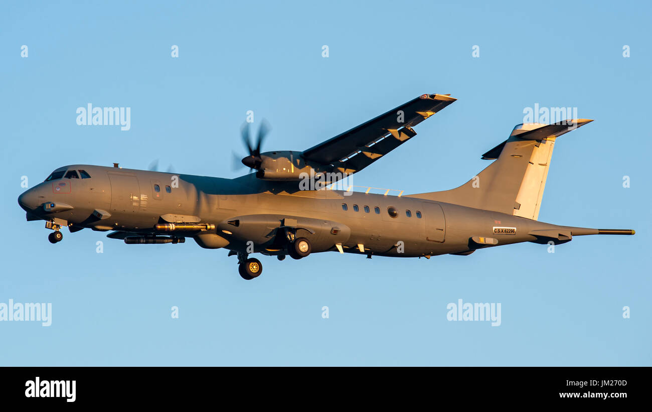 7 dicembre 2016 ATR 72-600 mp il pattugliamento marittimo decollo dall'aeroporto Caselle di Torino, Italia a sigonella. aeromobile modificato e aggiornato da leonardo aria Foto Stock