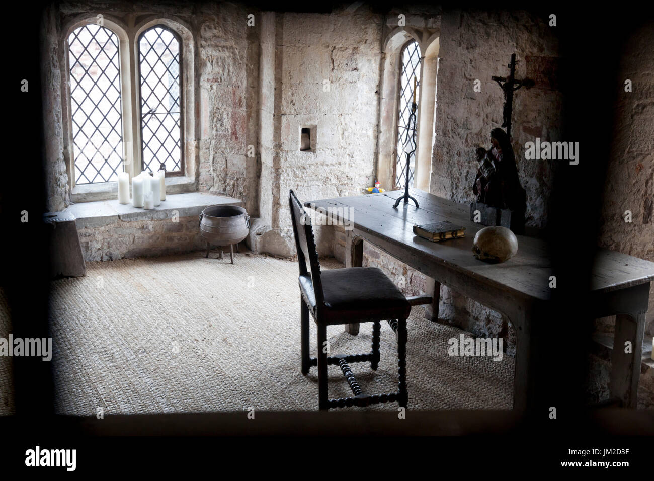 Cella all'interno di Berkeley Castle dove re Edward 2a è stato imprigionato e ucciso nel 1327, Berkeley Castle, Berkeley, Gloucestershire, Regno Unito Foto Stock