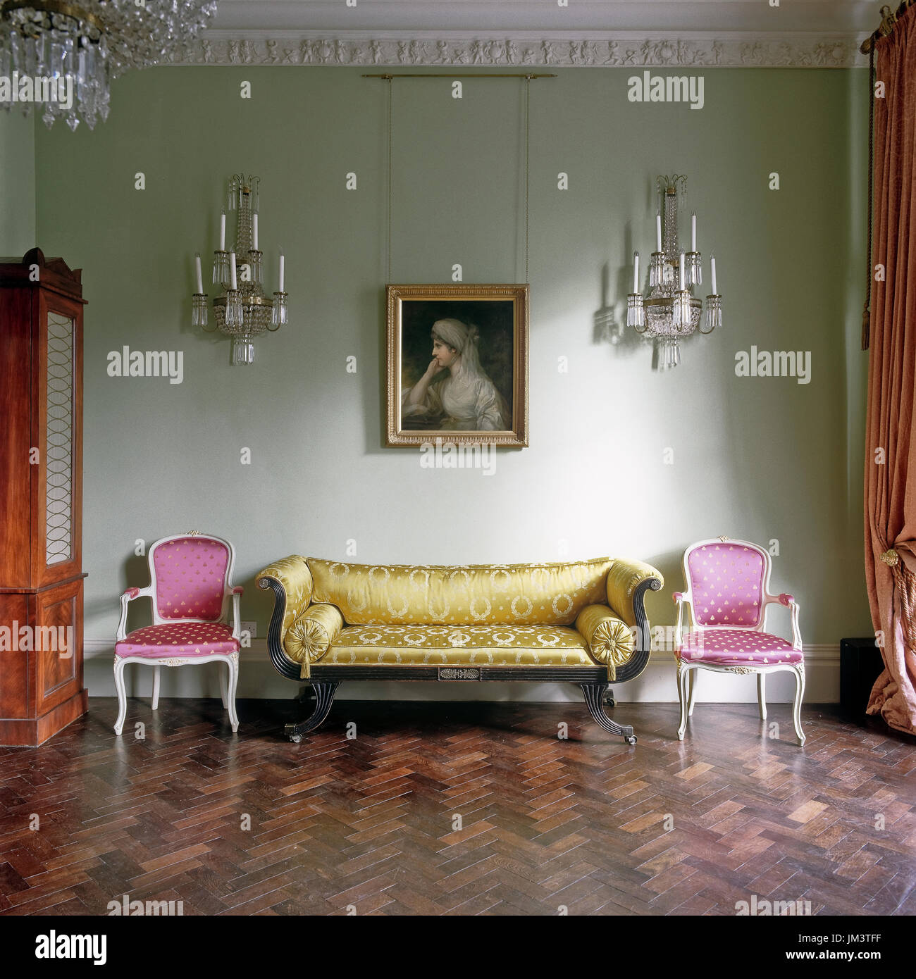 Luminose poltrone da divano Foto Stock