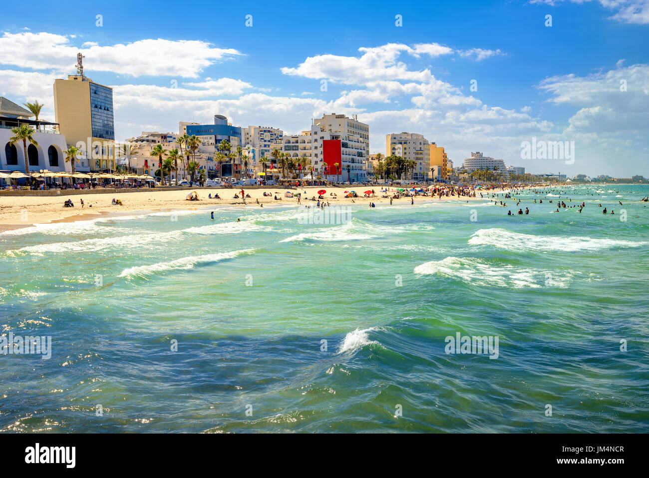 Vista della spiaggia urbana a Sousse. La Tunisia, Nord Africa Foto Stock