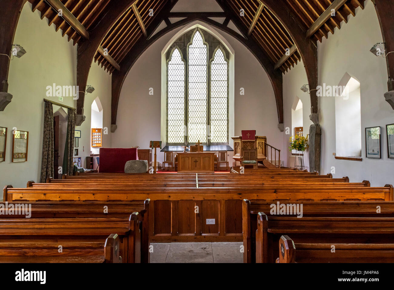 Interno mostra altare della Balquhidder Chiesa Parrocchiale, Stirling, Scozia, Regno Unito Foto Stock