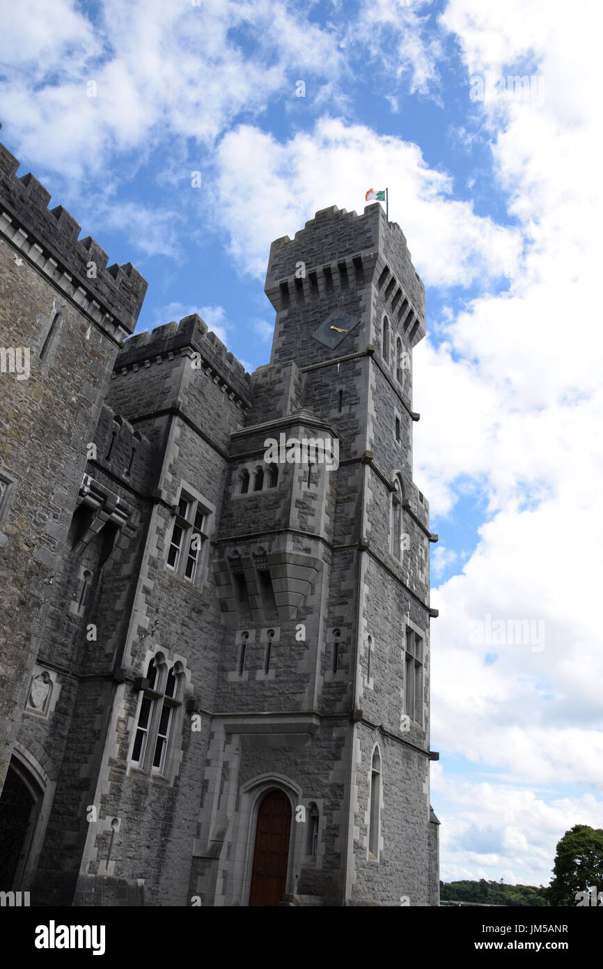 Vista del Ashford Castle Cong tower Foto Stock