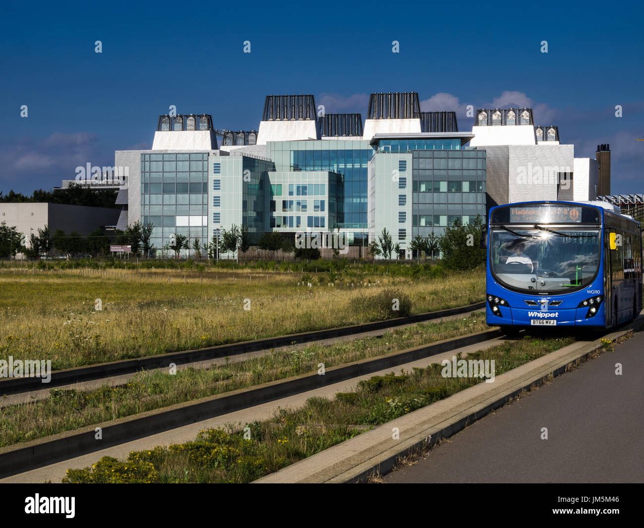 Cambridge Campus Biomedico - guidati Bus - un bus guidato capi lontano da Cambridge Campus Biomedico e ospedale Addenbrookes Foto Stock