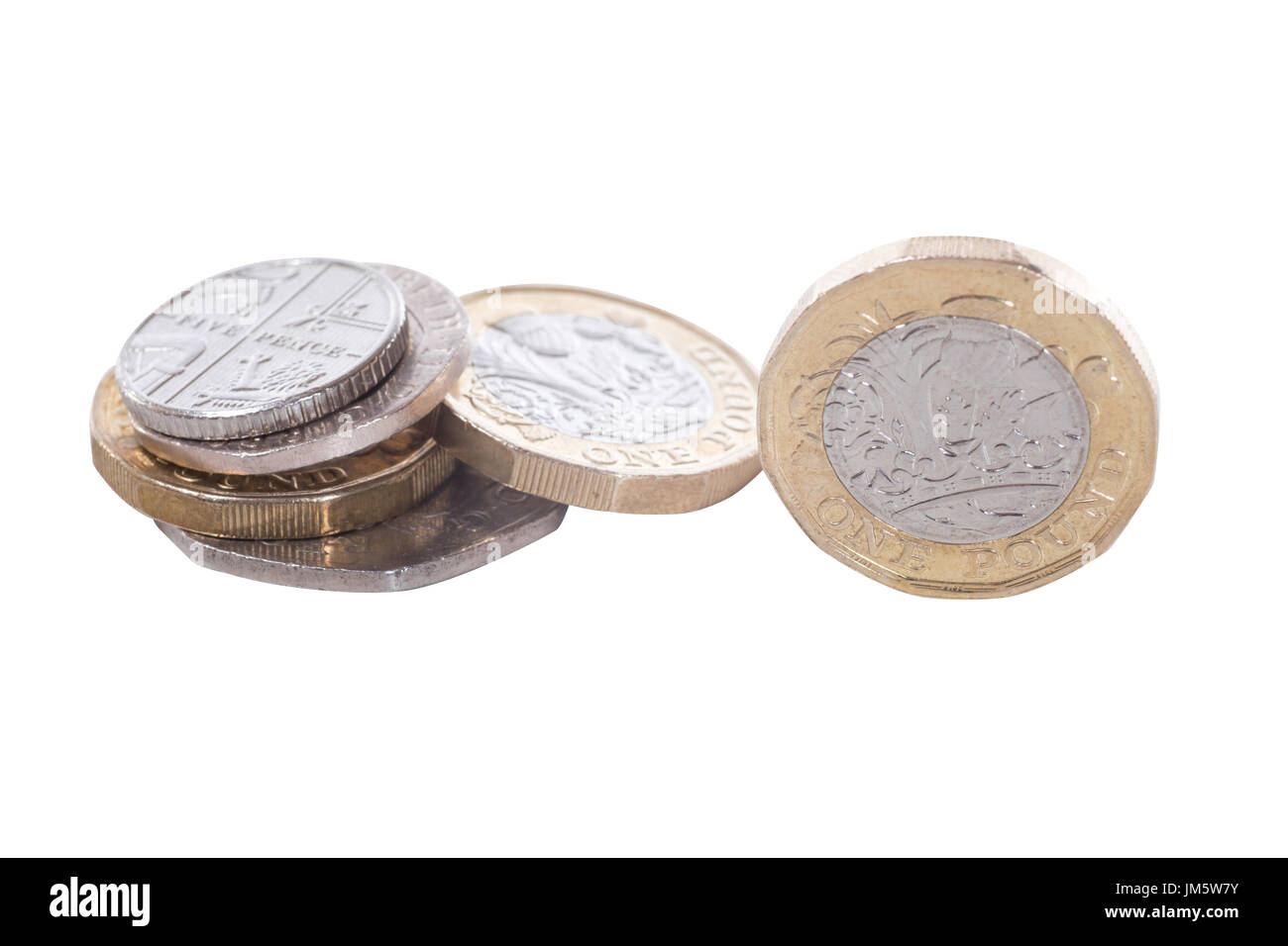 Palo isolata della nuova British pound coin che mostra il design dell'incisione in un concetto finanziario Foto Stock