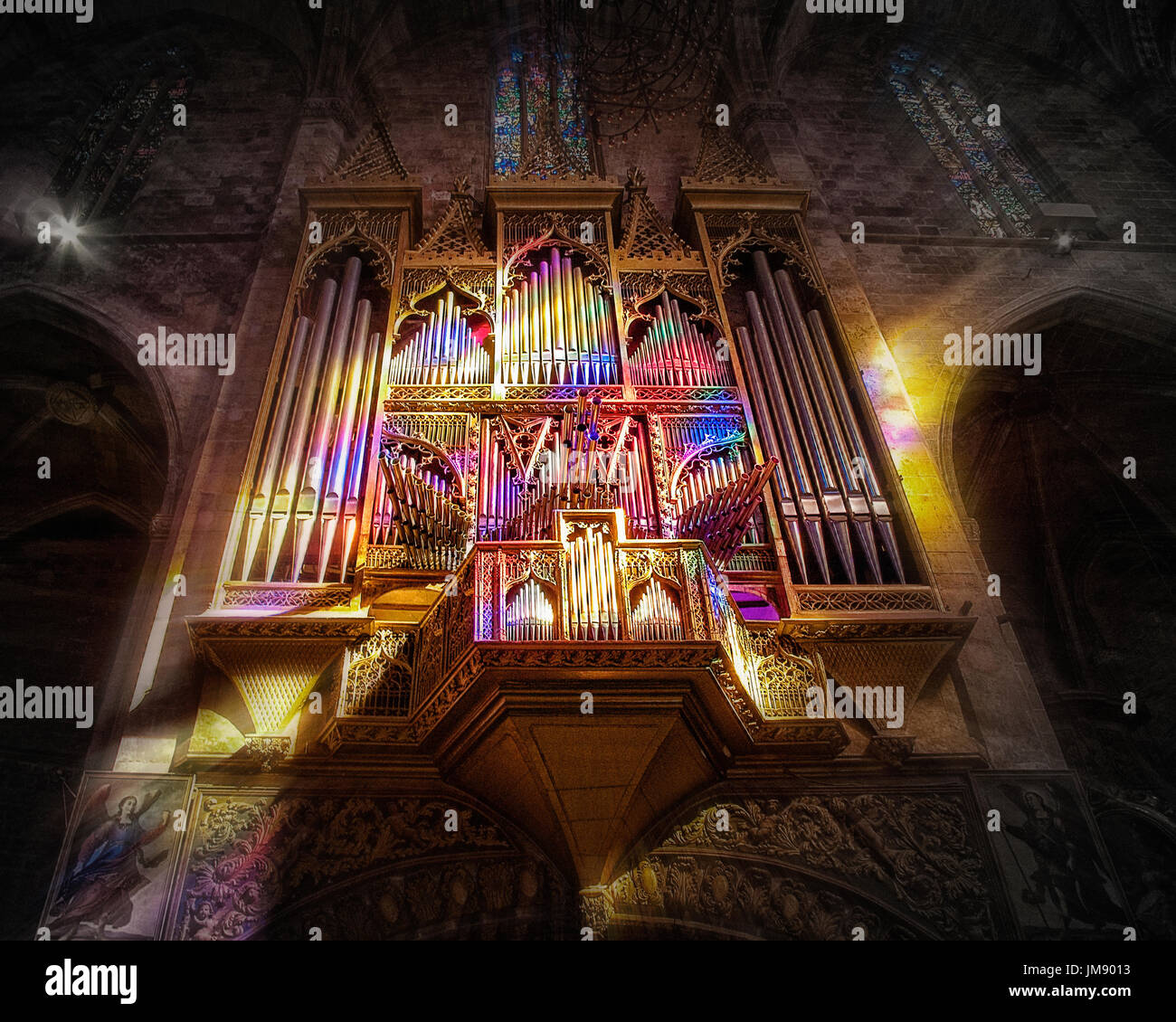 ES - MALLORCA: vista del magnifico organo presso La Seu Cathedral, Palma Foto Stock