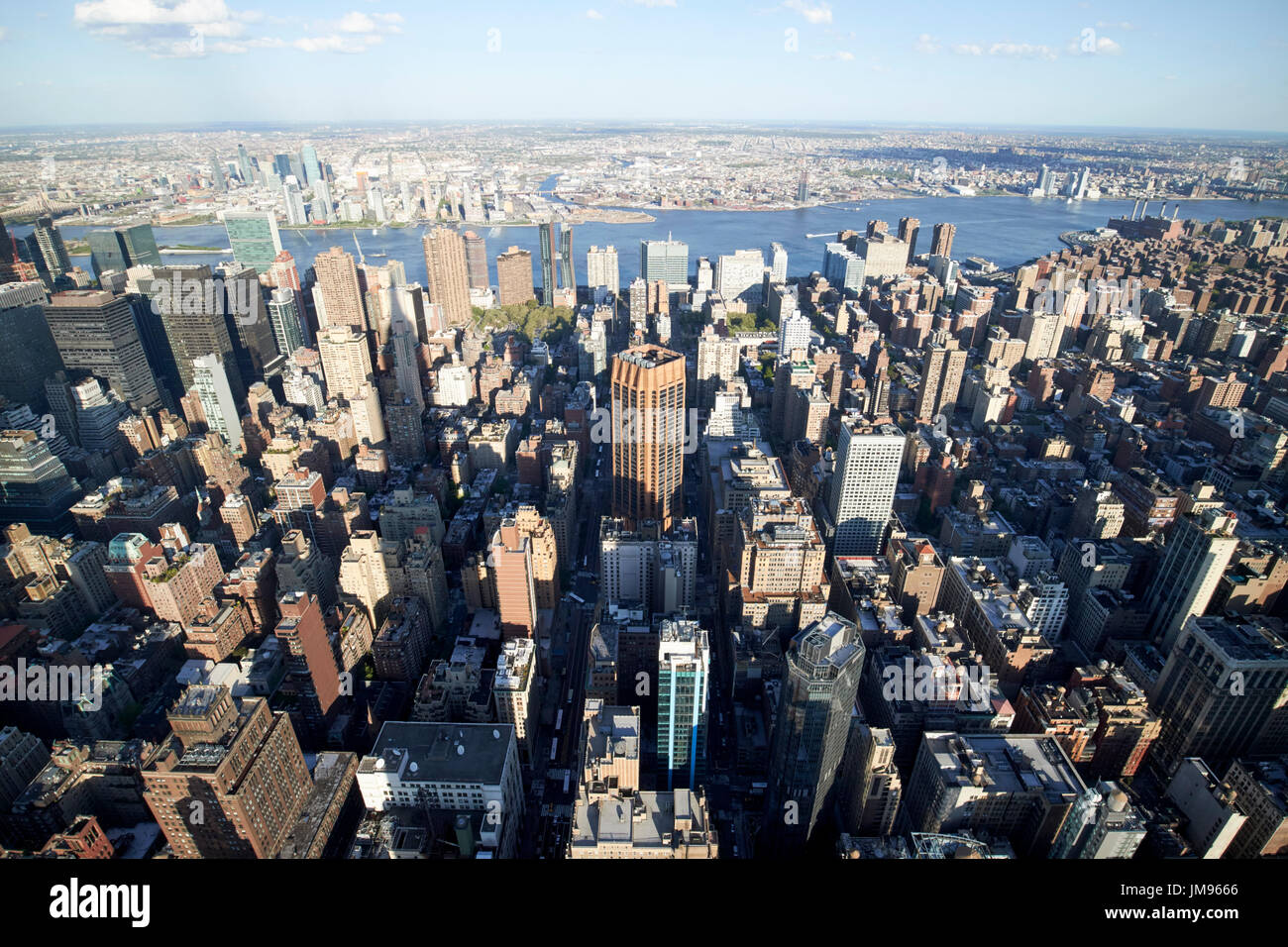 Veduta aerea di Murray Hill e kips bay verso Queens New York City USA vista dall' Empire State building Foto Stock