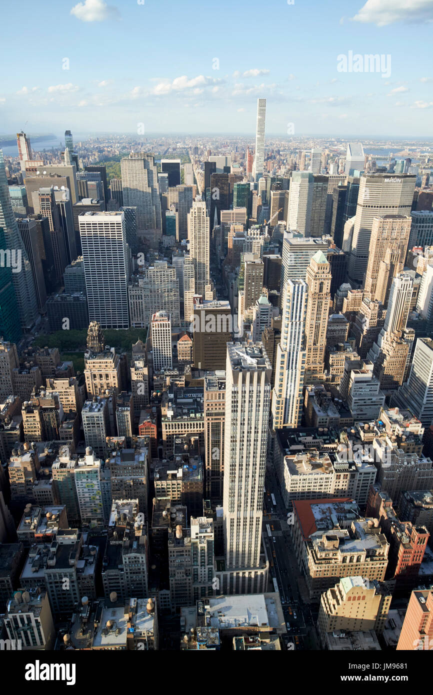 Vista aerea del nord di midtown Manhattan centrale visto dall'osservatorio dell'Empire State Building di New York City STATI UNITI D'AMERICA Foto Stock
