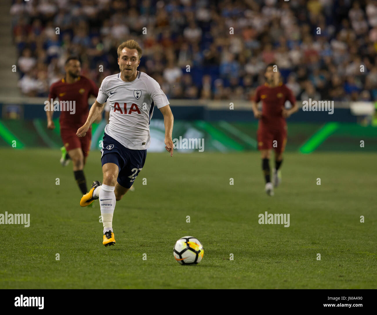 Harrison, Stati Uniti. Xxv Luglio, 2017. Christian Eriksen (23) di Tottenham Hotspurs controlla la sfera durante l'Internation Champions Cup partita contro la Roma su Red Bulls Arena Roma vince 3 - 2 Credito: Lev Radin/Pacific Press/Alamy Live News Foto Stock