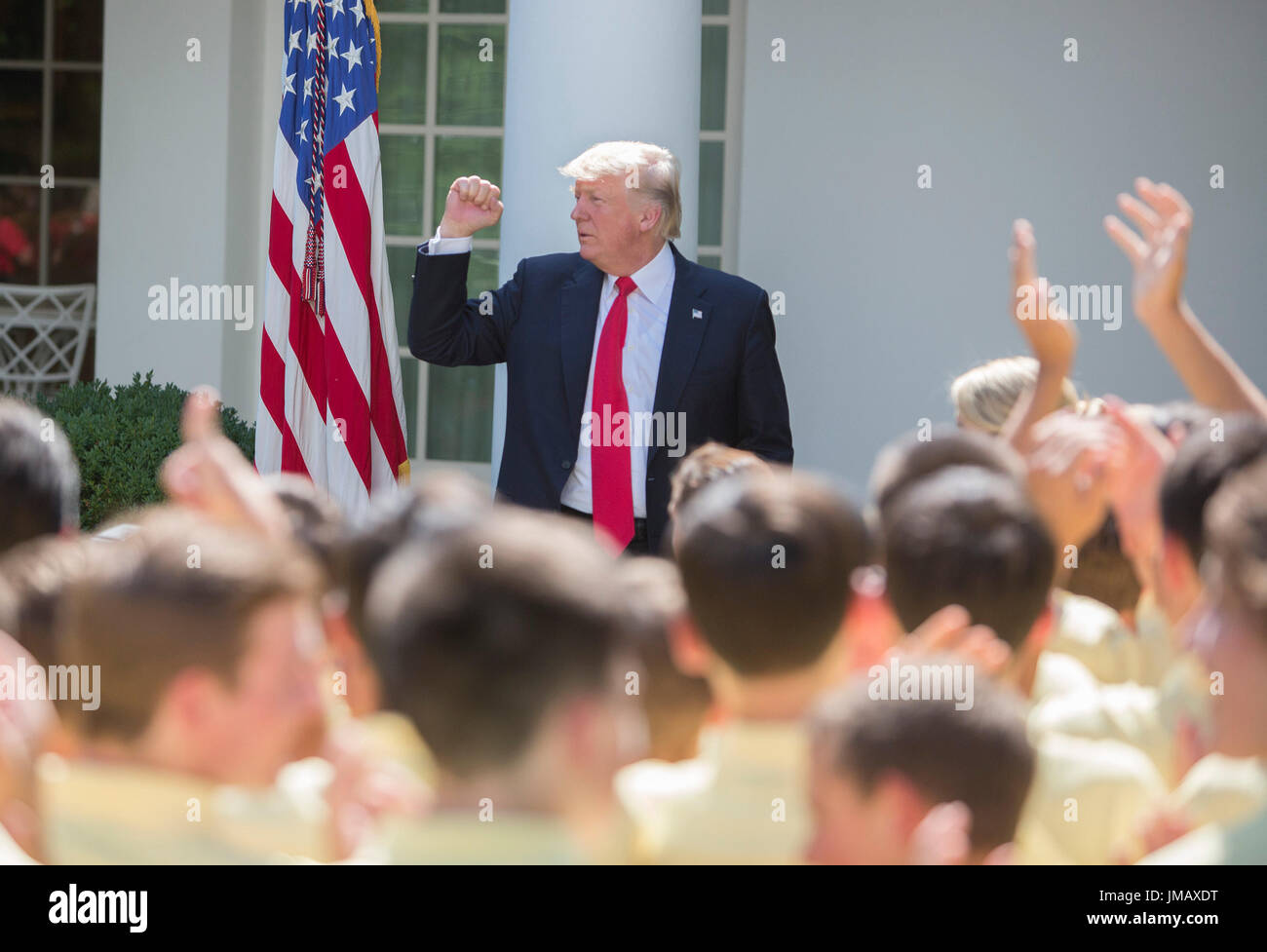 Il Presidente degli Stati Uniti, Trump offre commento all'American Legion Boys Nazione e la American Legion Auxiliary ragazze Nazione nel Giardino delle Rose della Casa Bianca a Washington DC, luglio 26, 2017. Credito: Chris Kleponis/CNP /MediaPunch Foto Stock