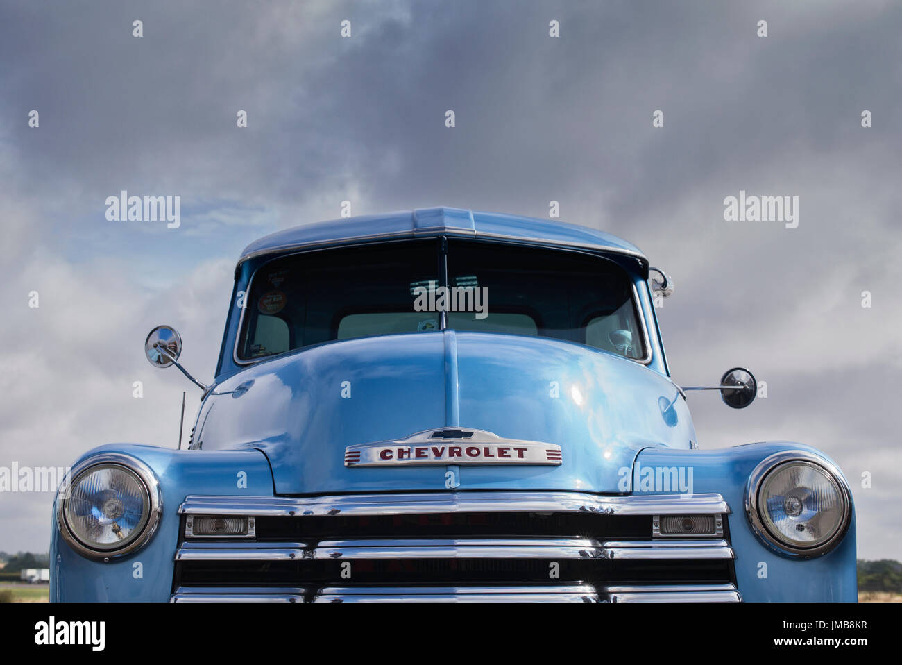 1951 blu Chevrolet pickup truck a un americano auto show. Essex. Regno Unito Foto Stock
