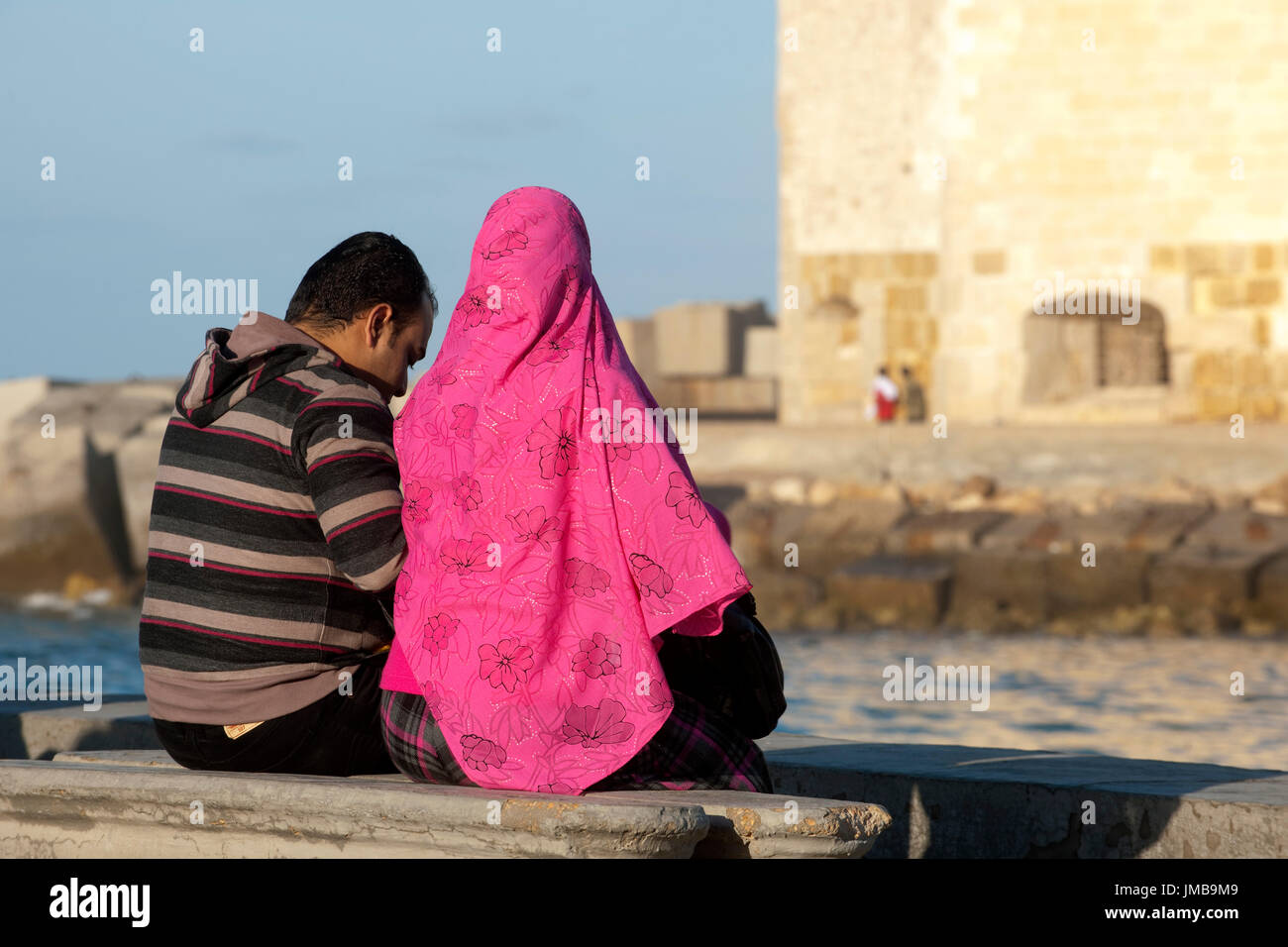 Aegypten ha, Alessandria, Paar kleinen am Hafen vor dem Fort Kait Bey Foto Stock