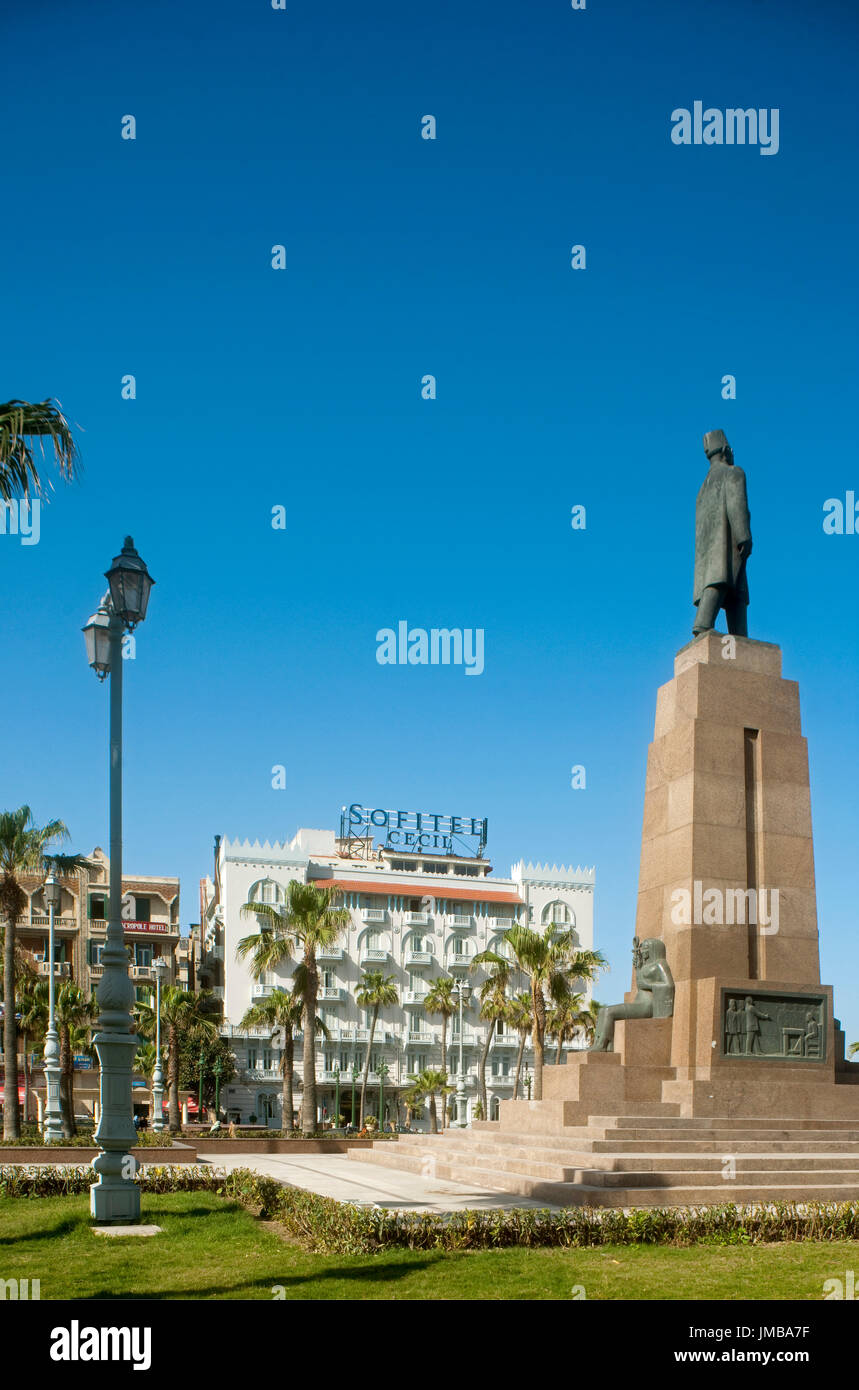 Aegypten ha, Alessandria, Saad Zaghloul Square, im Hintergrund das Hotel Sofitel Cecil Foto Stock