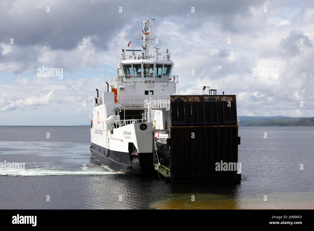 Caledonian Macbrayne Ferrry La MV Catriona avvicinando Claonaig, penisola di Kintyre, costa ovest della Scozia, Regno Unito Foto Stock