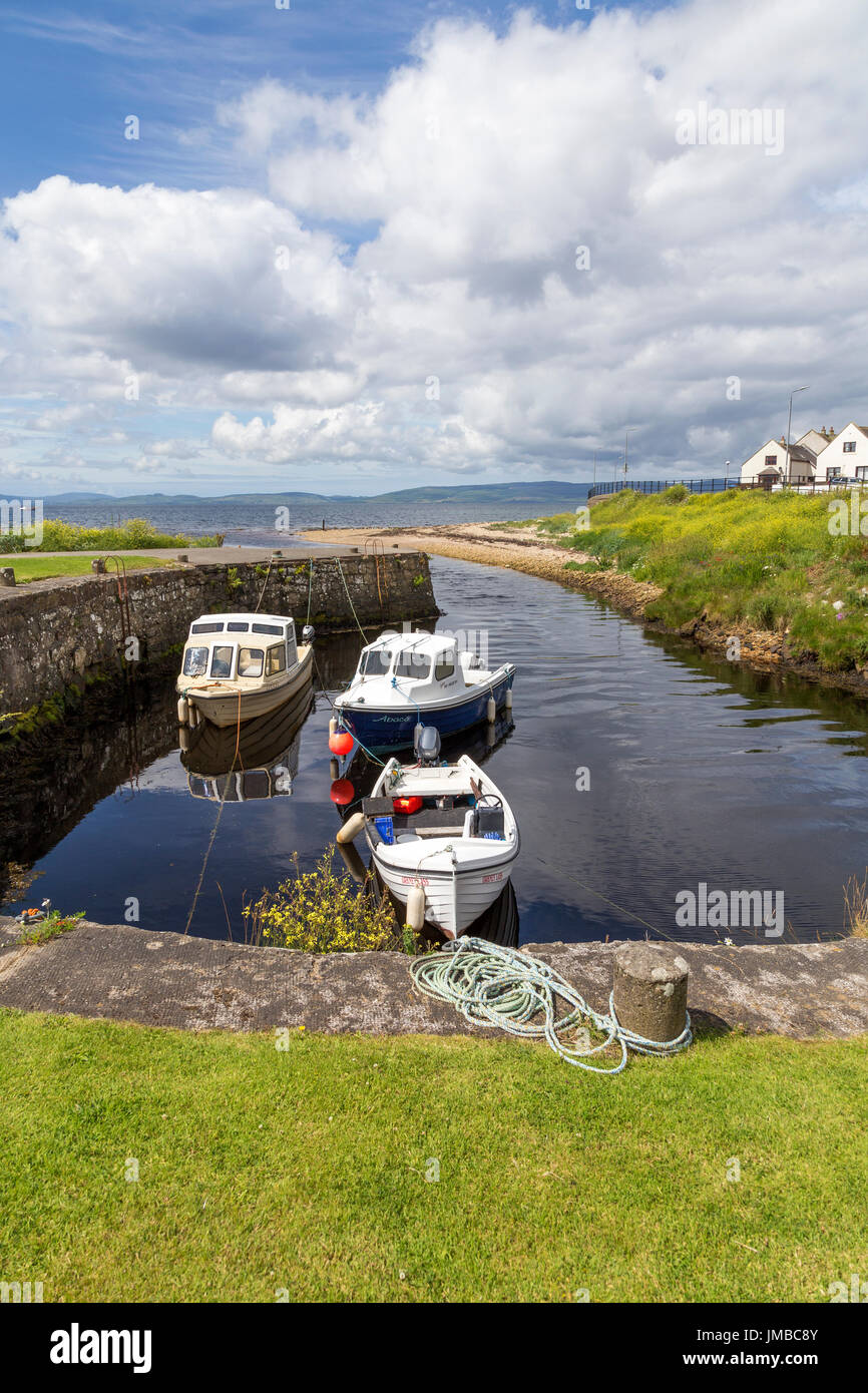 Blackwaterfoot Harbour, Isle of Arran, costa ovest della Scozia, Regno Unito Foto Stock