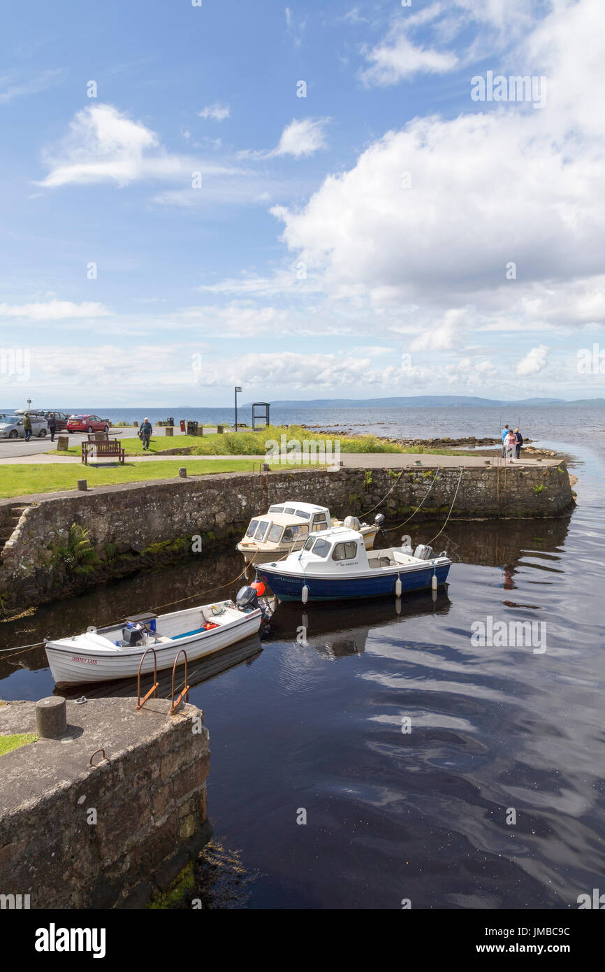 Blackwaterfoot Harbour, Isle of Arran, costa ovest della Scozia, Regno Unito Foto Stock