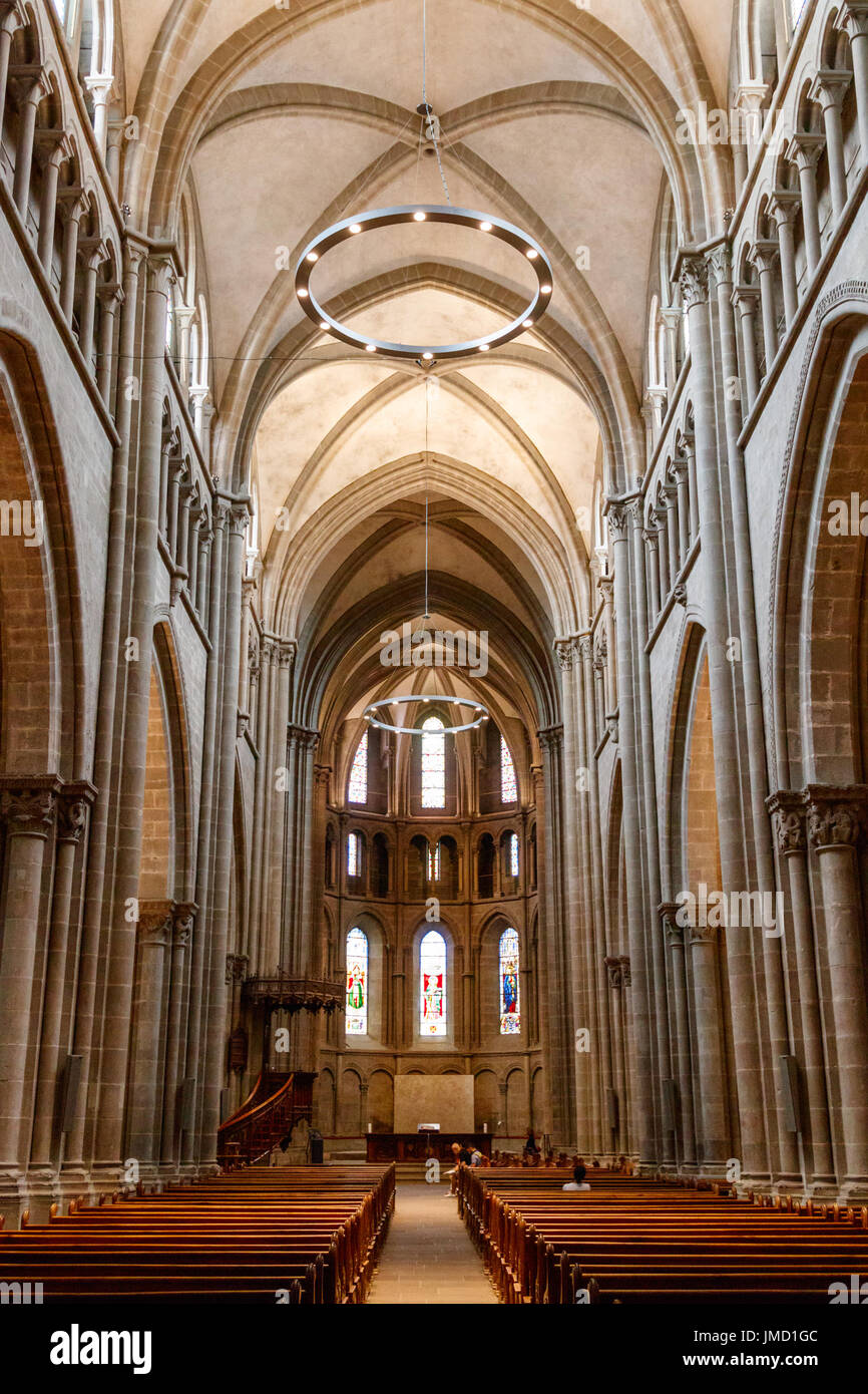 Interno del Saint Pierre Cattedrale, un gotico e la Chiesa riformata protestante del centro di Ginevra. Ginevra, Svizzera. Foto Stock