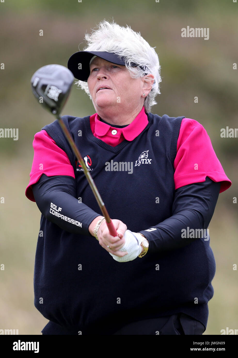 L'Inghilterra del Laura Davies sul secondo raccordo a t durante il primo giorno di Aberdeen Asset Management Ladies Scottish Open a Dundonald Links, North Ayrshire. Foto Stock