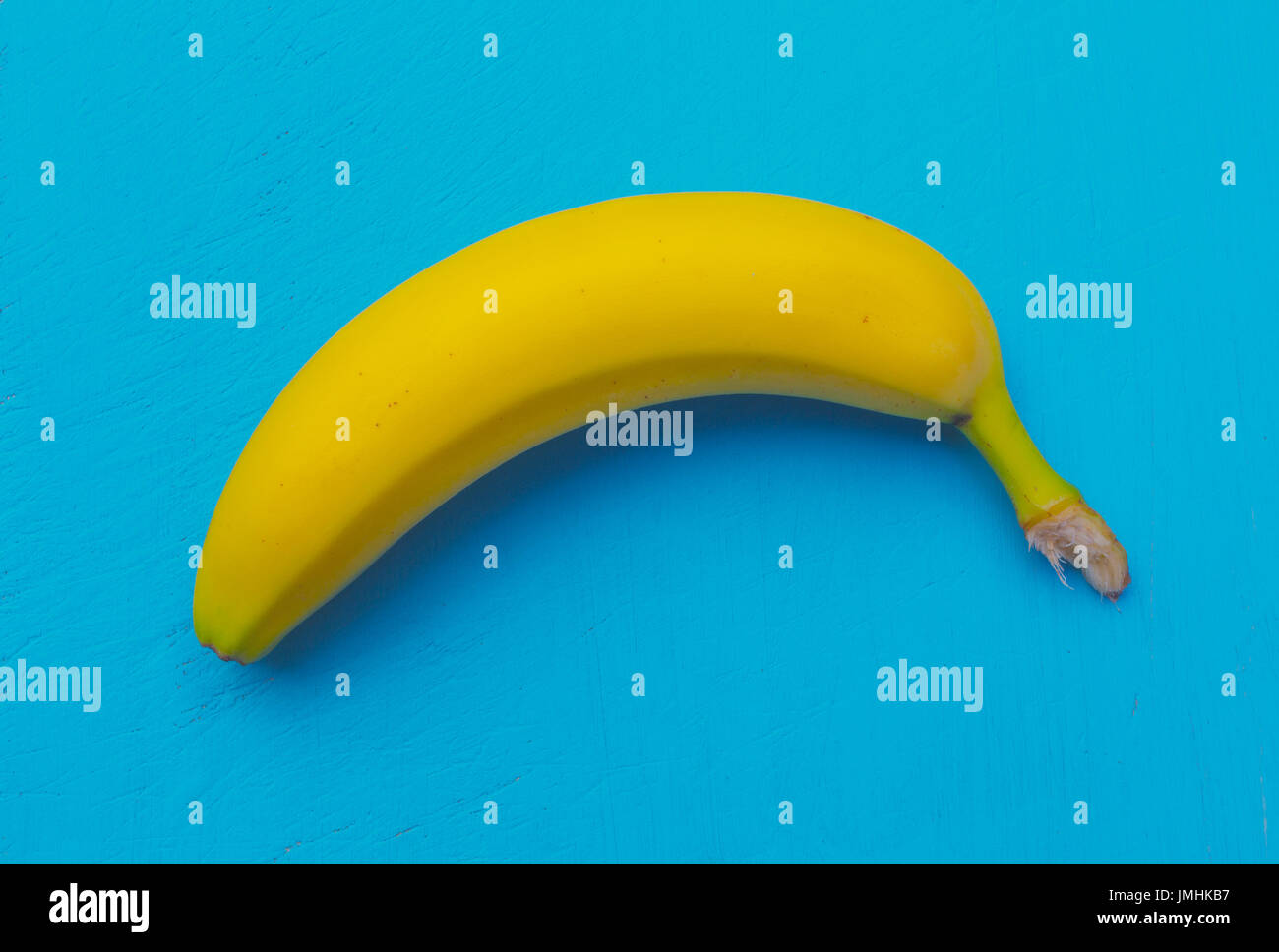 Singolo frutto blu sulla scheda chop vista aerea Foto Stock