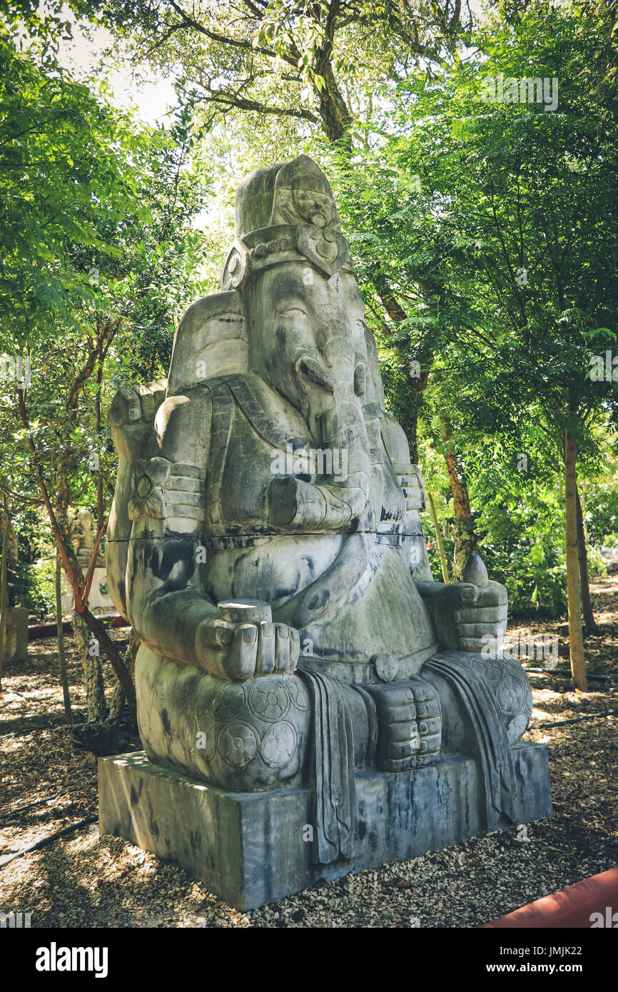 Ganesh Elephant Dio Statua in un giardino Foto Stock