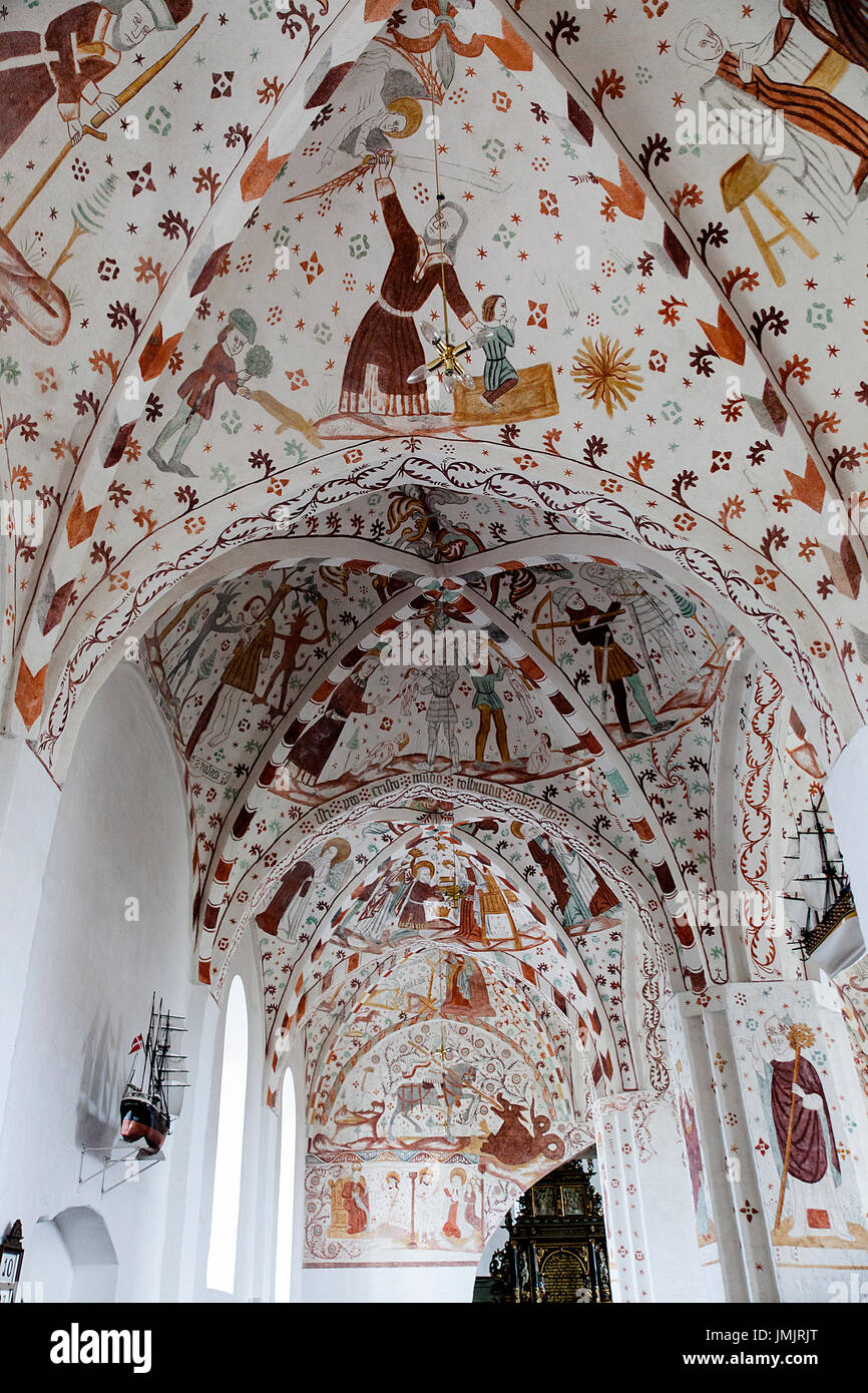 Vista di affreschi nella chiesa Fanefjord creato dal maestro Elmelunde. Foto Stock