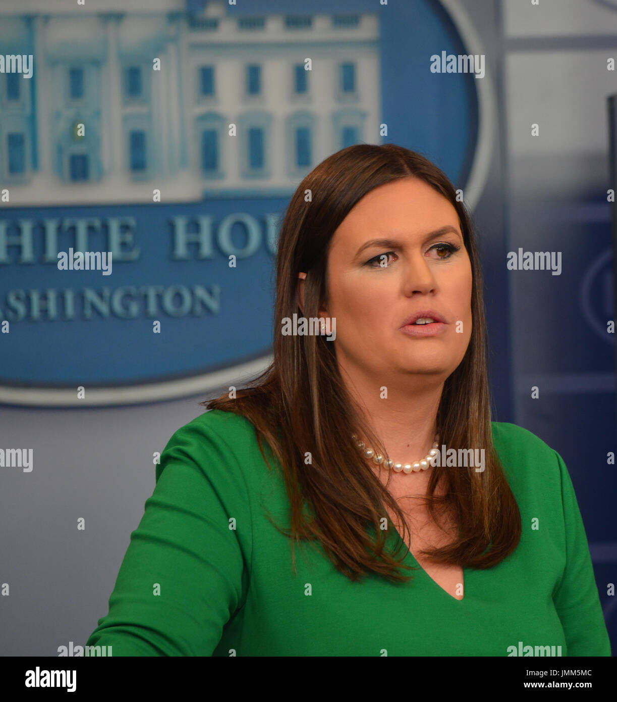 Washington, Stati Uniti d'America. 27 Luglio, 2017. Segretario stampa della Casa Bianca Sarah Huckabee Sanders dà il briefing quotidiano della Casa Bianca press area di Washington DC. Credito: Patsy Lynch/Alamy Live News Foto Stock