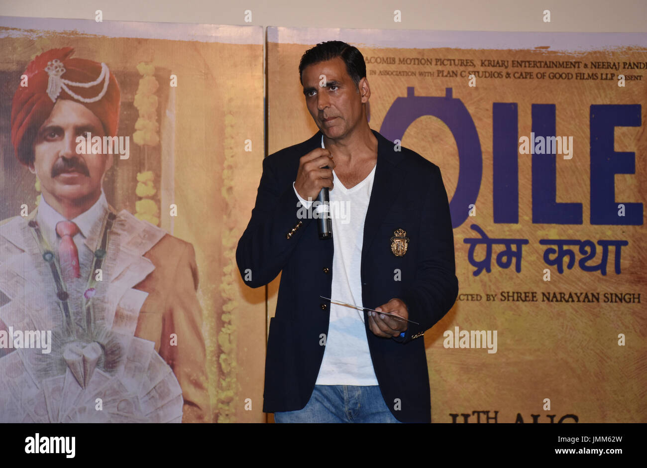 Mumbai, India. 27 Luglio, 2017. Attore di Bollywood Akshay Kumar durante il lancio del rimorchio di film wc: Ek Prem Katha (inglese: WC - Una storia di amore) PVR cinema, Juhu di Mumbai. Foto Stock