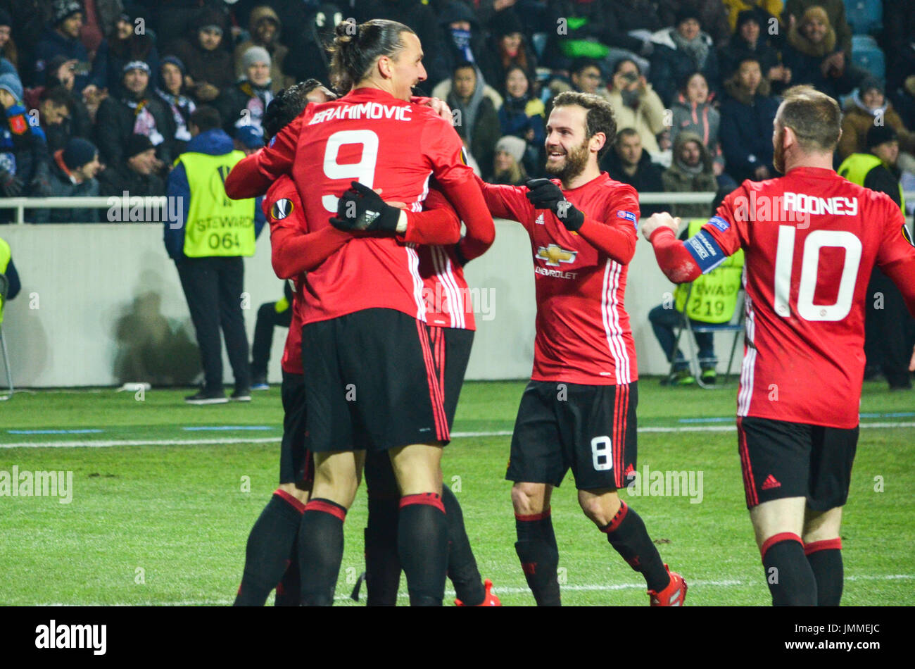 ODESSA, Ucraina - Dicembre 08, 2016: i giocatori di calcio FC Manchester United festeggiare un gol durante la UEFA Europa League match tra Zarya Lugansk vs manchester united, Ucraina Foto Stock