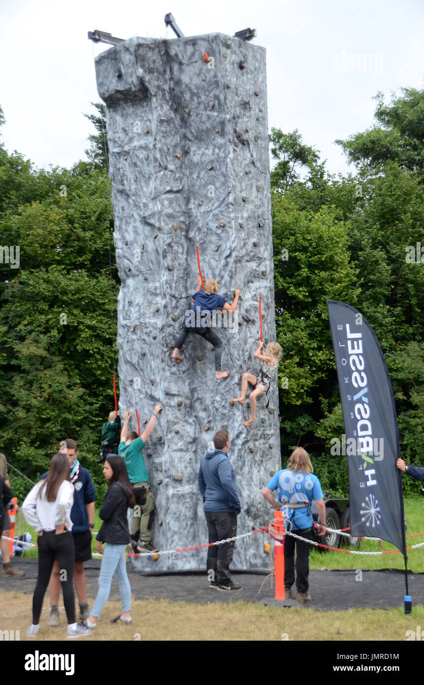 Sonderborg, Danimarca - 27 Luglio 2017: International Scout Camp 'Spejdernes Lejr 2017' (short SL2017) . Arrampicata in parete contest. Foto Stock