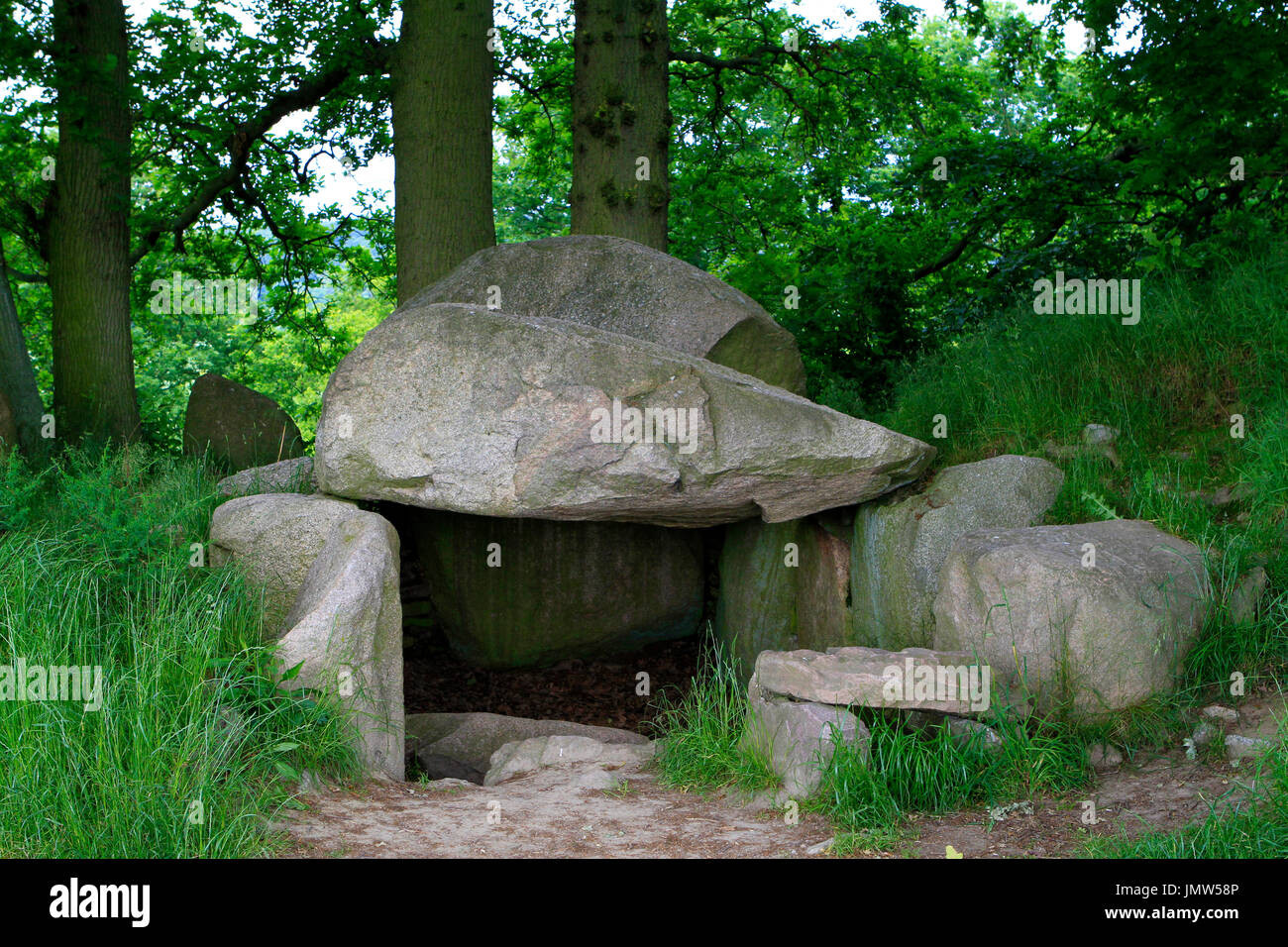 Età della pietra tomba megalitica, Lancken-Granitz, Ruegen, Meclemburgo-Pomerania Occidentale, Germania, Europa Foto Stock