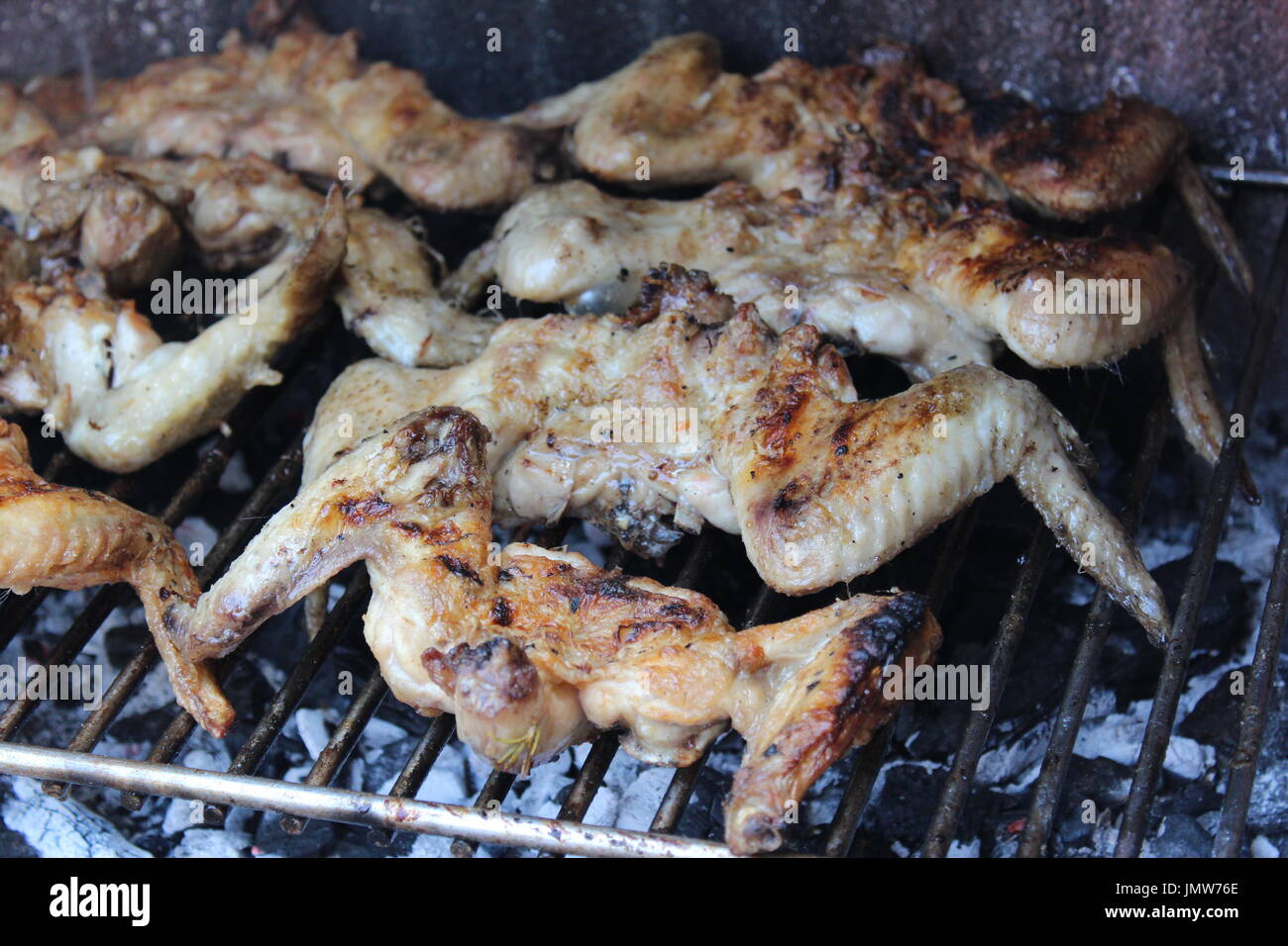Panini alla griglia con carbone - Sardegna Foto Stock