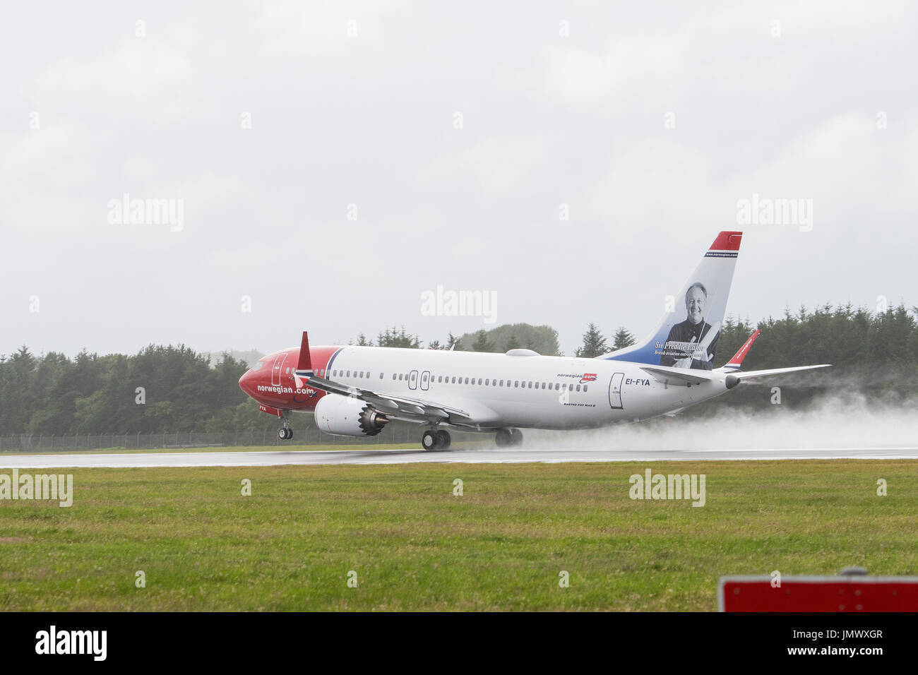 Foto: Norwegigan Boeing 737 Max 8 decolta dall'aeroporto di Edimburgo, Sir Freddie Laker Foto Stock