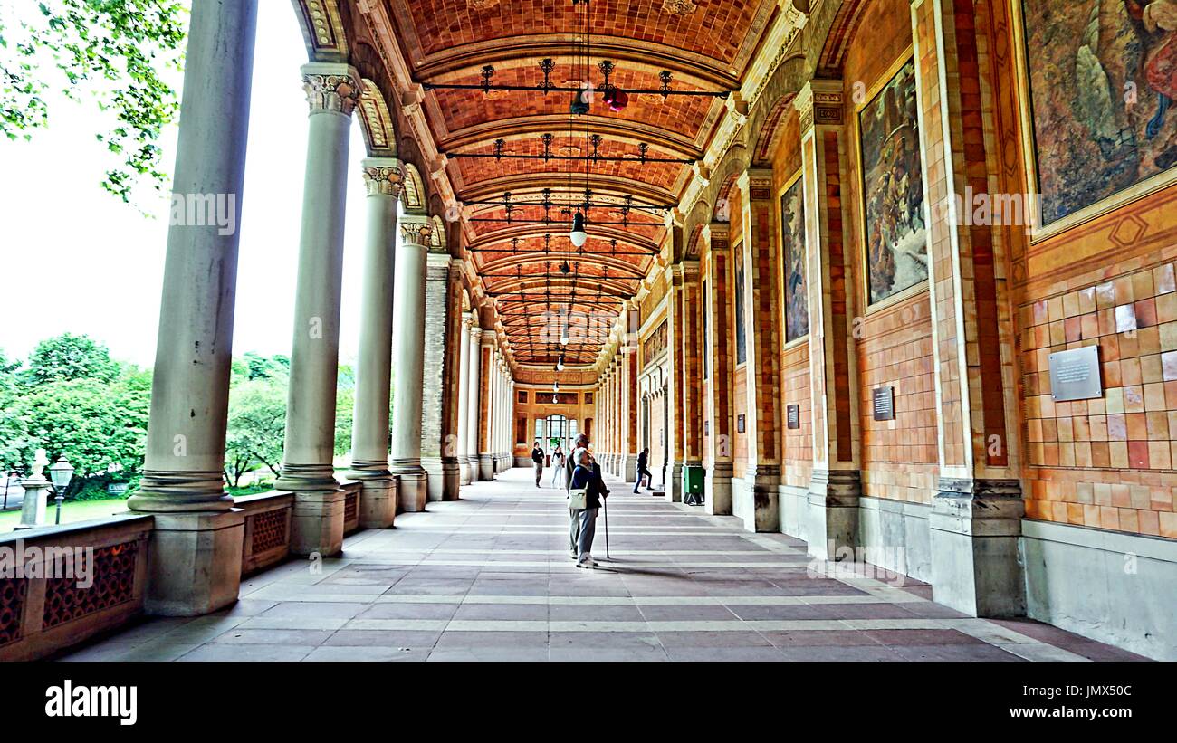 La Arcade della Trinkhalle a Kurhaus nel Baden-Baden, Germania Foto Stock