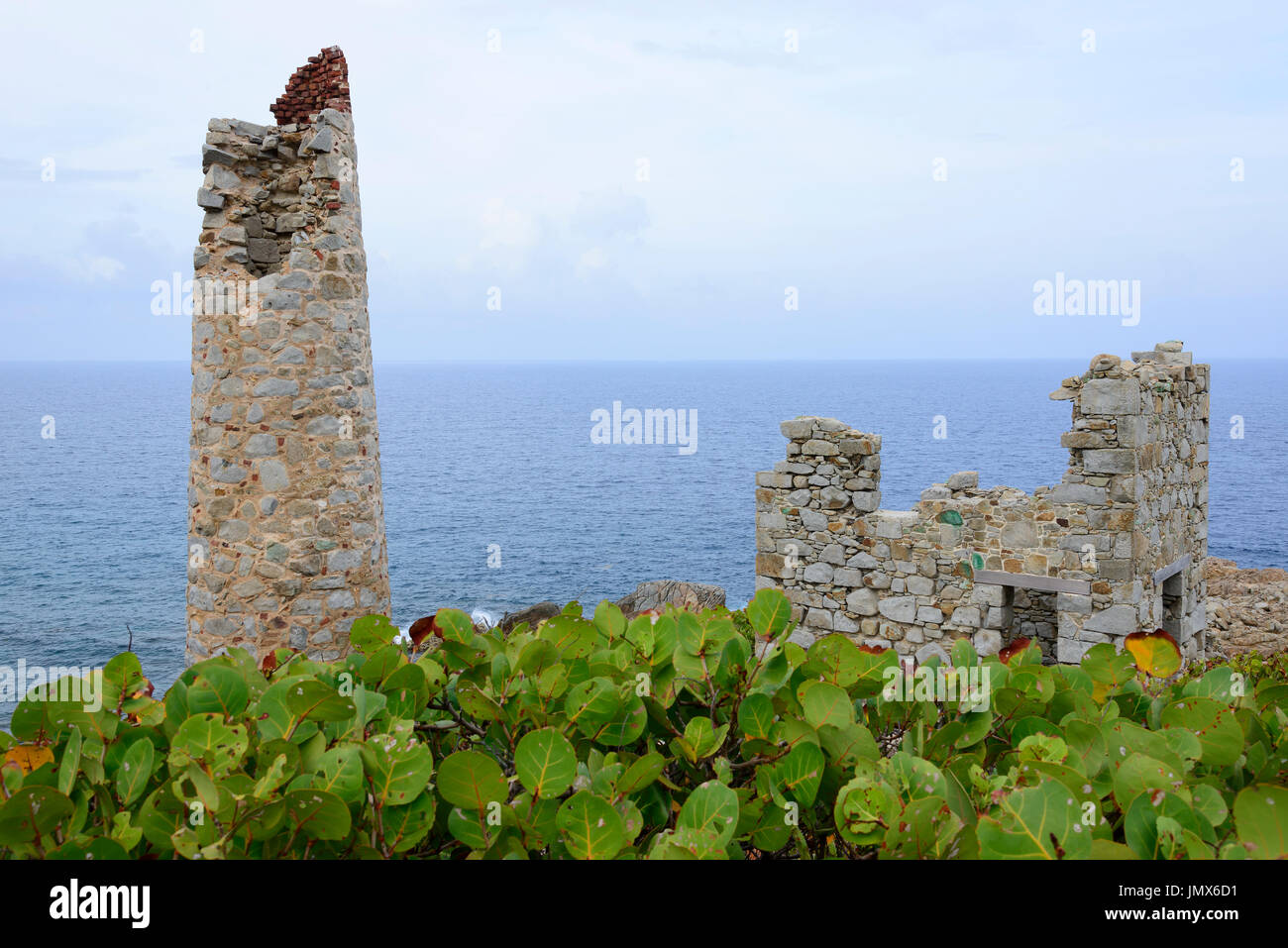 Le rovine di miniera di rame nel punto nationalpark, Virgin Gorda Isola, Isole Vergini Britanniche, Isole dei Caraibi Foto Stock