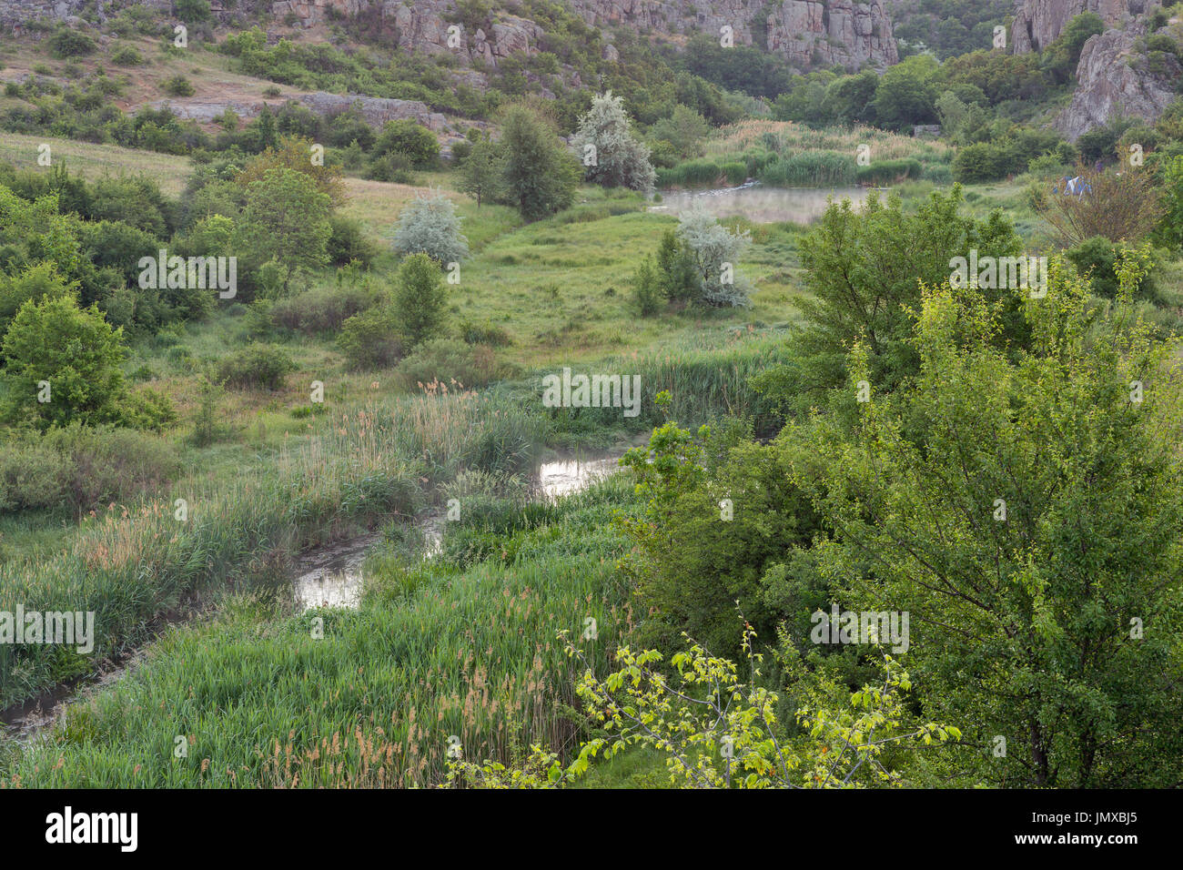 Sunrise in Aktove Canyon con fiume Mertvovid, Ucraina. Foto Stock