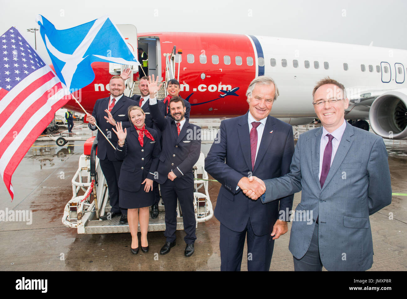 Foto: Direttore generale norvegese Bjorn Kjos, presidente dell'aeroporto di Edimburgo Sir John Elvidge e ministro per il devel internazionale Foto Stock