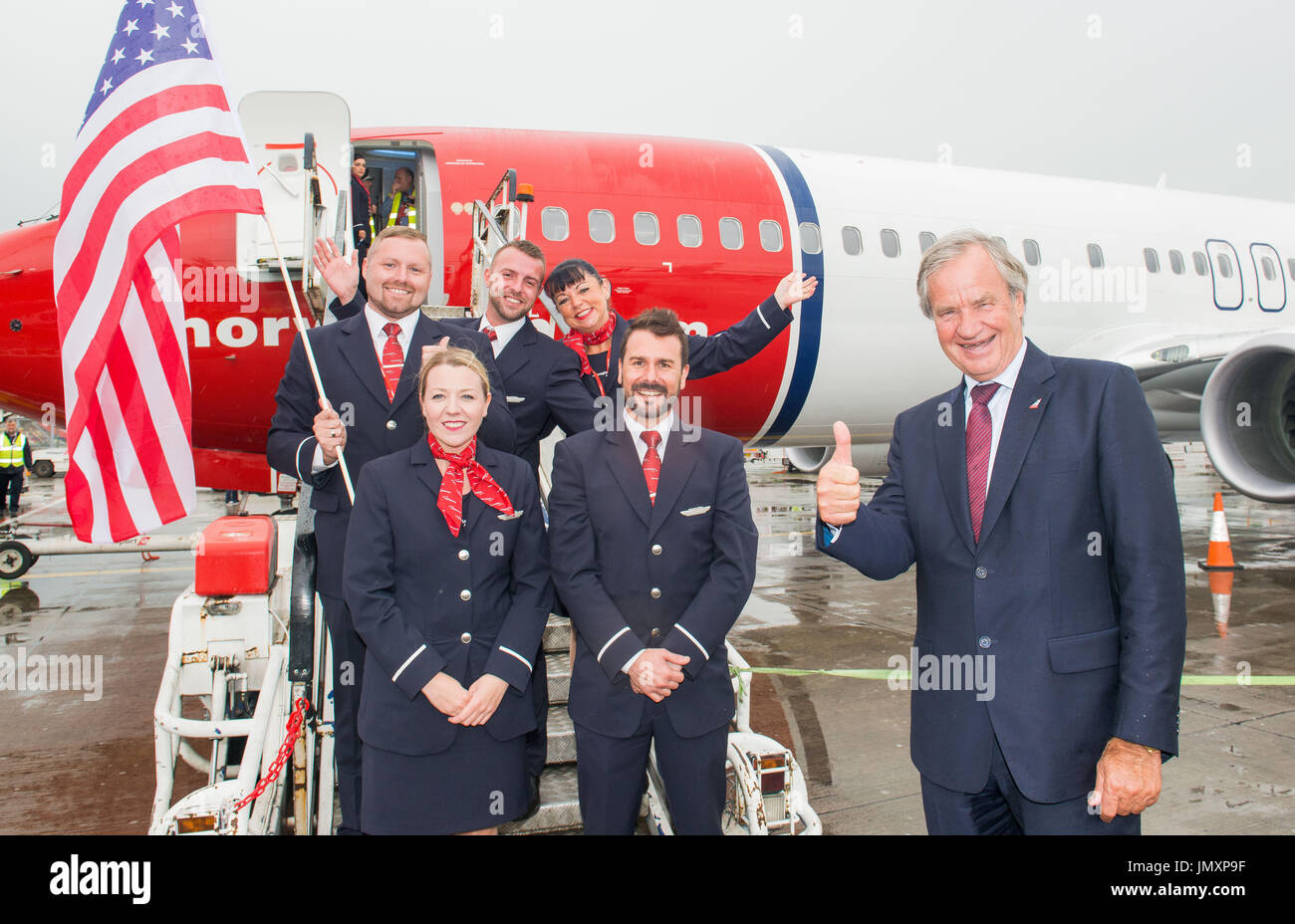 Foto: Il CEO norvegese Bjorn Kjos e l'equipaggio di cabina norvegese lancia i voli più economici della Scozia per gli Stati Uniti - Foto Stock