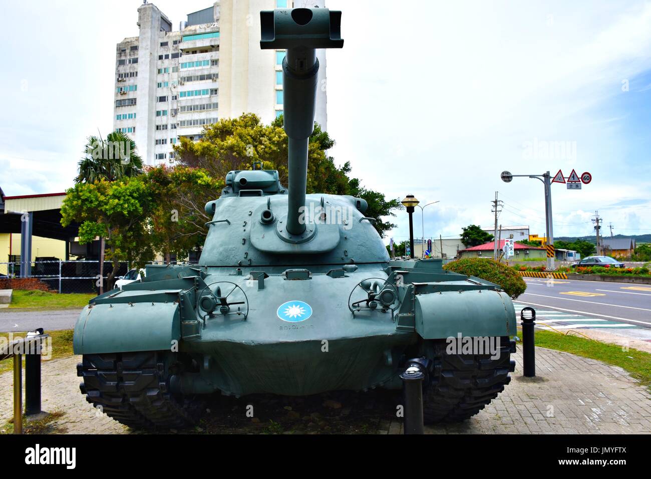 Il vecchio serbatoio di WWII di Taiwan sul display nel centro della città lungo la strada, a sud di Taiwan. Foto Stock