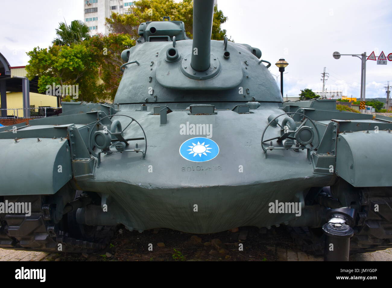 Il vecchio serbatoio di WWII di Taiwan sul display nel centro della città lungo la strada, a sud di Taiwan. Foto Stock