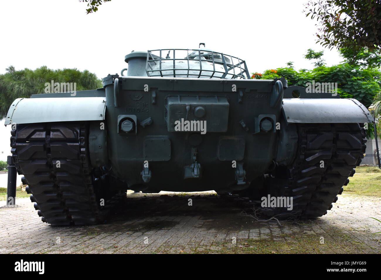 Il vecchio serbatoio di WWII di Taiwan sul display nel centro della città lungo la strada, a sud di Taiwan. Foto Stock