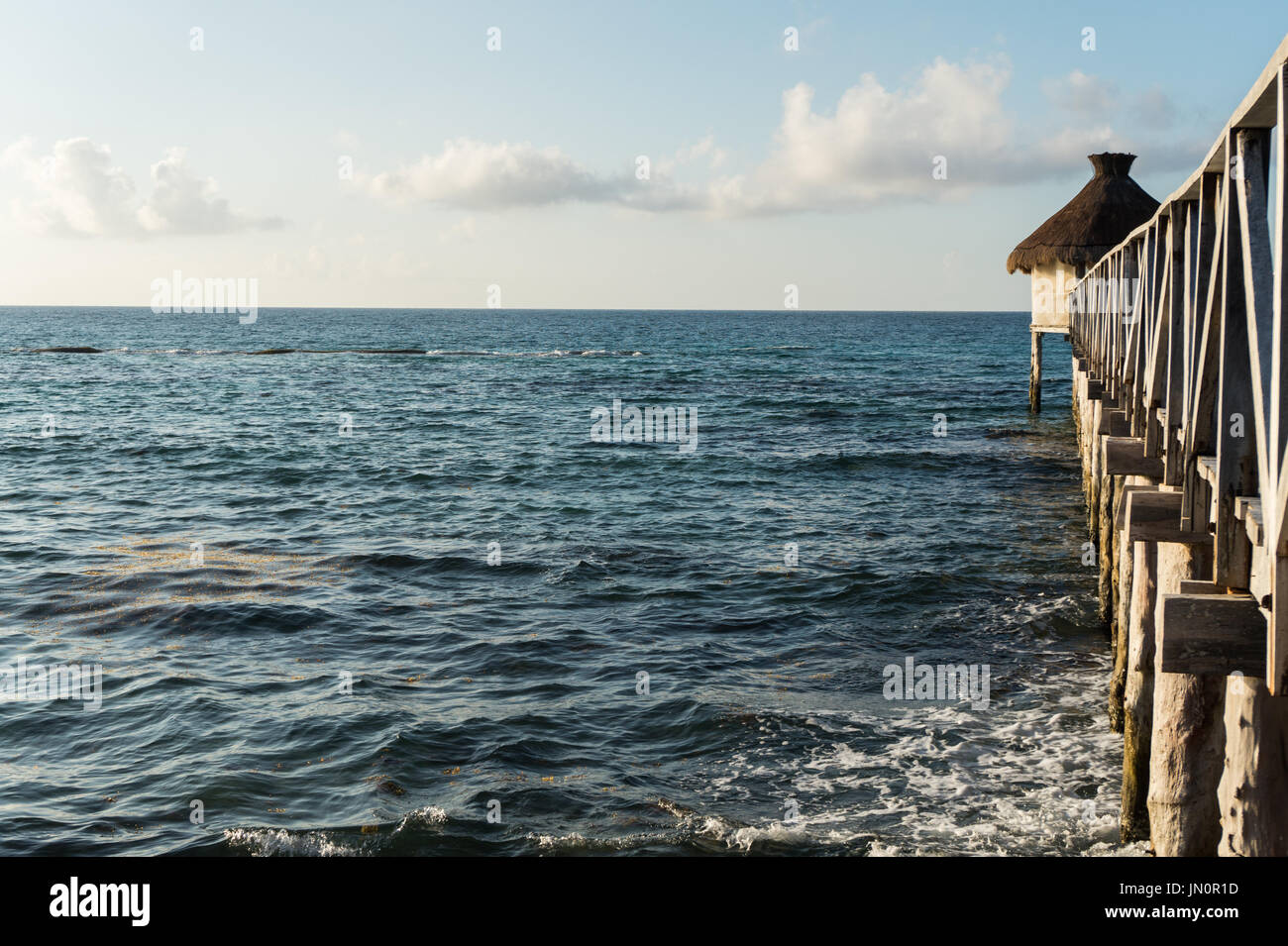 La passerelle sulla spiaggia all'Vidanta resort in Riviera Maya Messico. Foto Stock