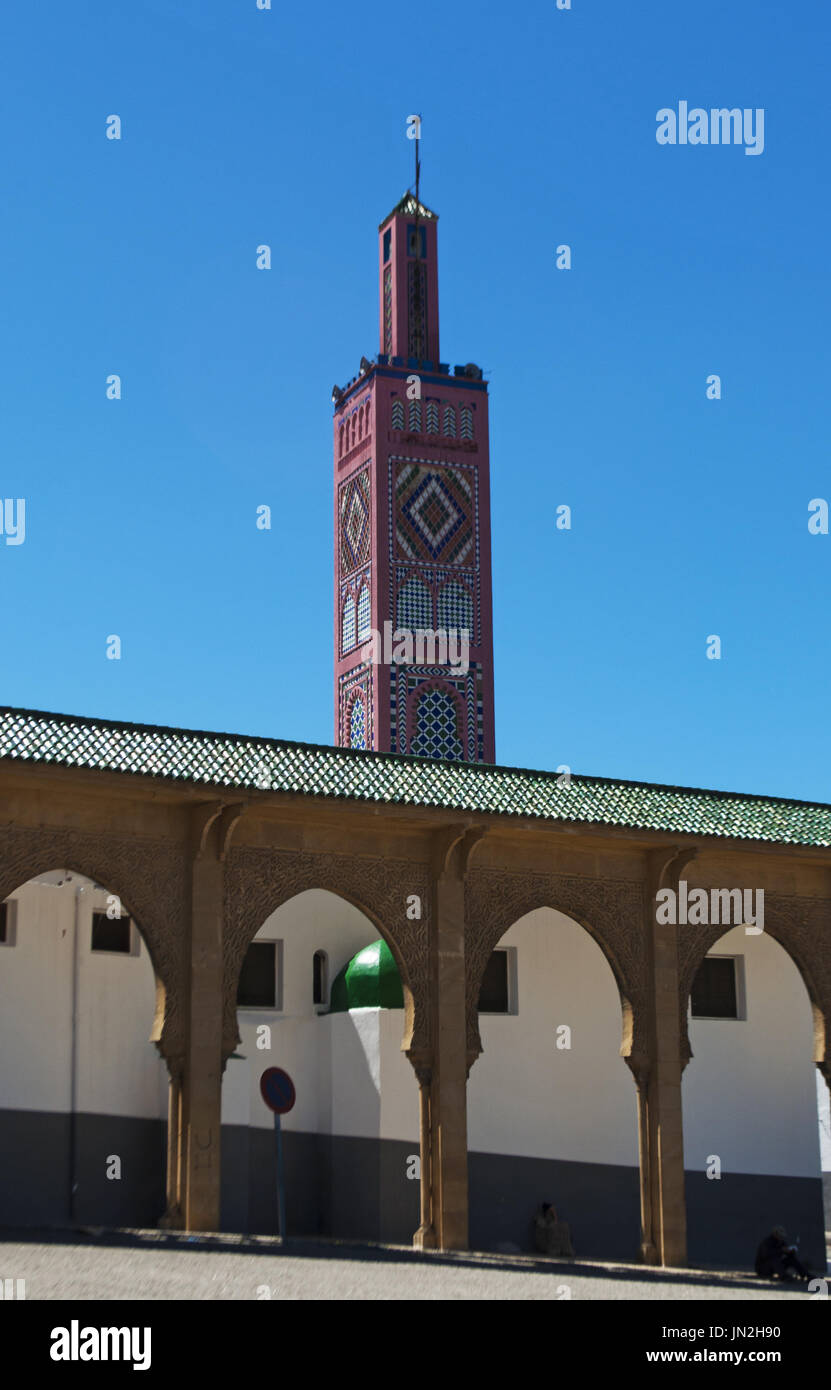 Marocco: Sidi Bou Abib moschea, una moschea si affaccia sul Grand Socco medina zona di Tangeri, costruito nel 1917 e decorata con piastrelle policrome Foto Stock