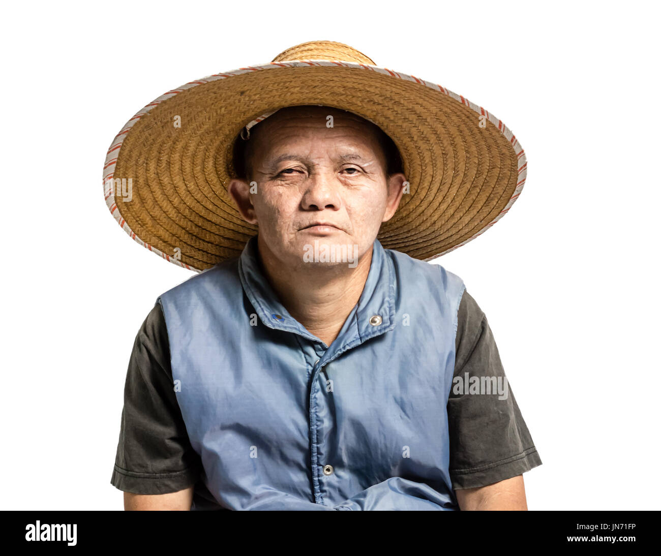 Ritratto di un uomo anziano che indossa armatura hat. Isolato su sfondo bianco con copia spazio e tracciato di ritaglio Foto Stock