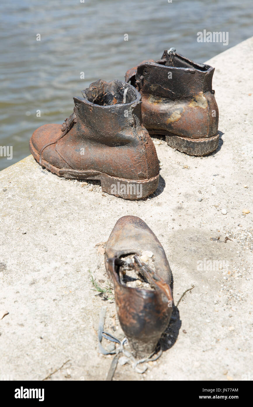 Scarpe Passeggiata sul Danubio. Monumento alle vittime dell'Olocausto. Budapest. Ungheria Foto Stock